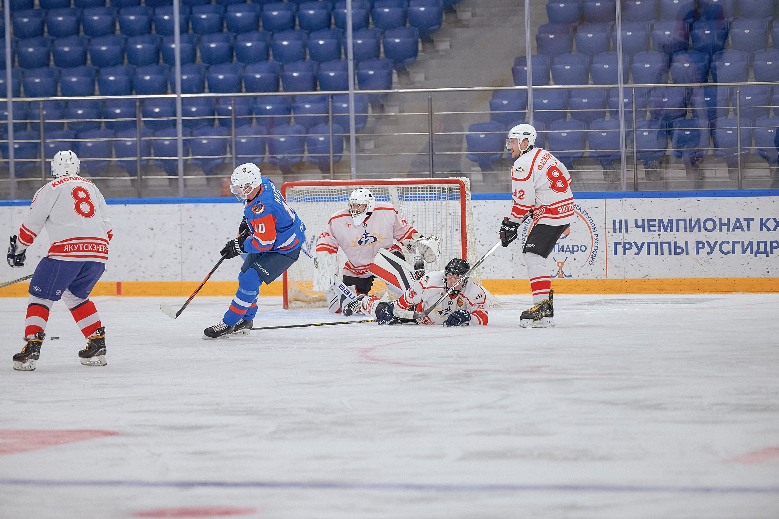Портфолио репортажной фотосъёмки: Кристалл арена — Хоккей — РусГидро. Фотограф Яковлев Роман — Красноярск
