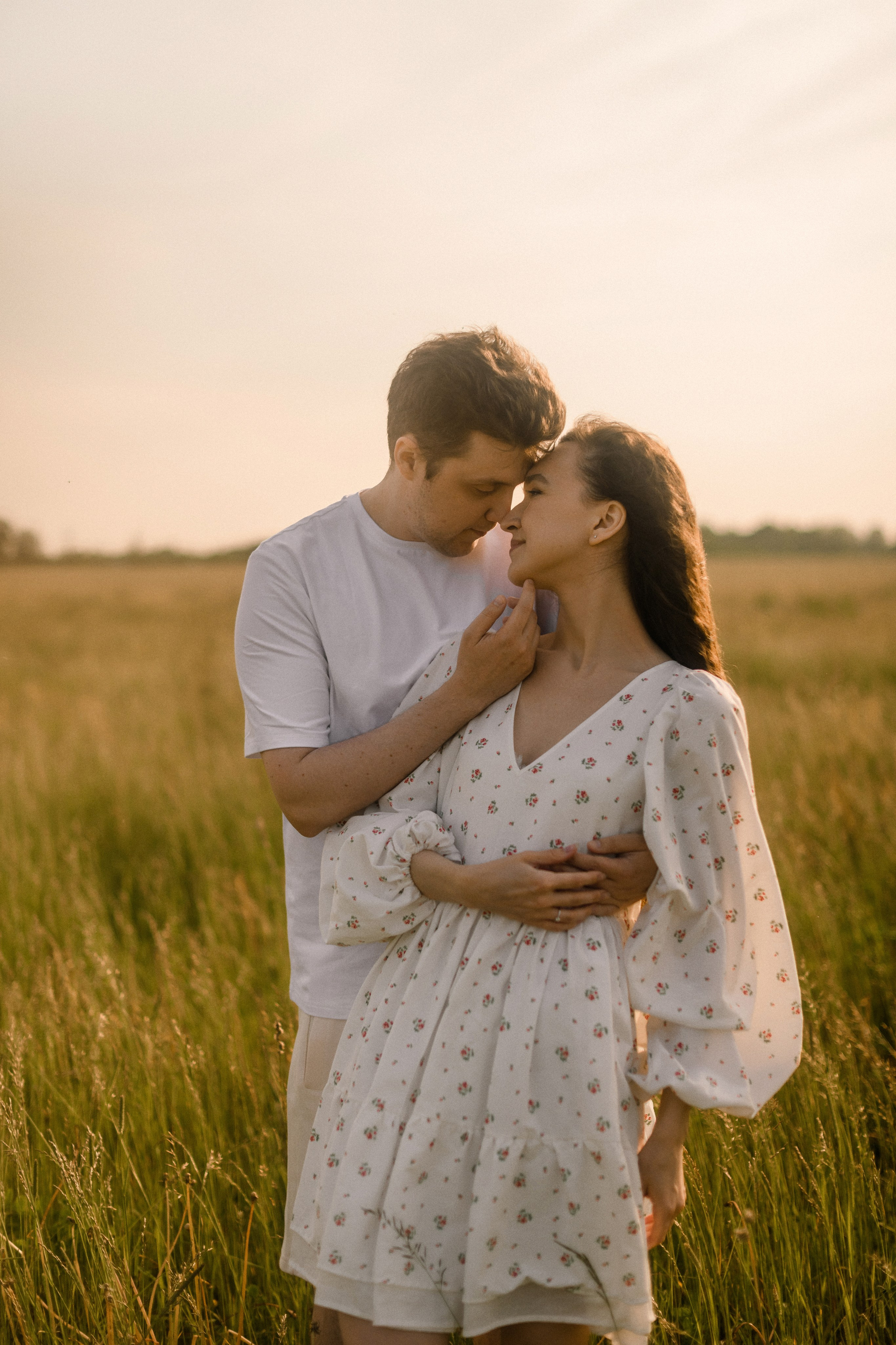 Лиза и Лёша в поле. Свадебный фотограф в Санкт-Петербурге София Шубик
