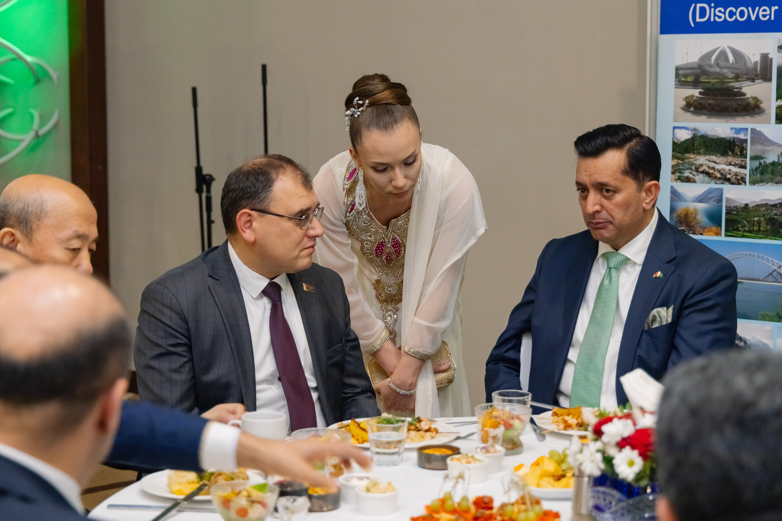 Фотосъемка делегации Пакистана в Беларуси в отеле Марриотт. Свадебный фотограф в Минске/Беларуси Сергей Спиридонов