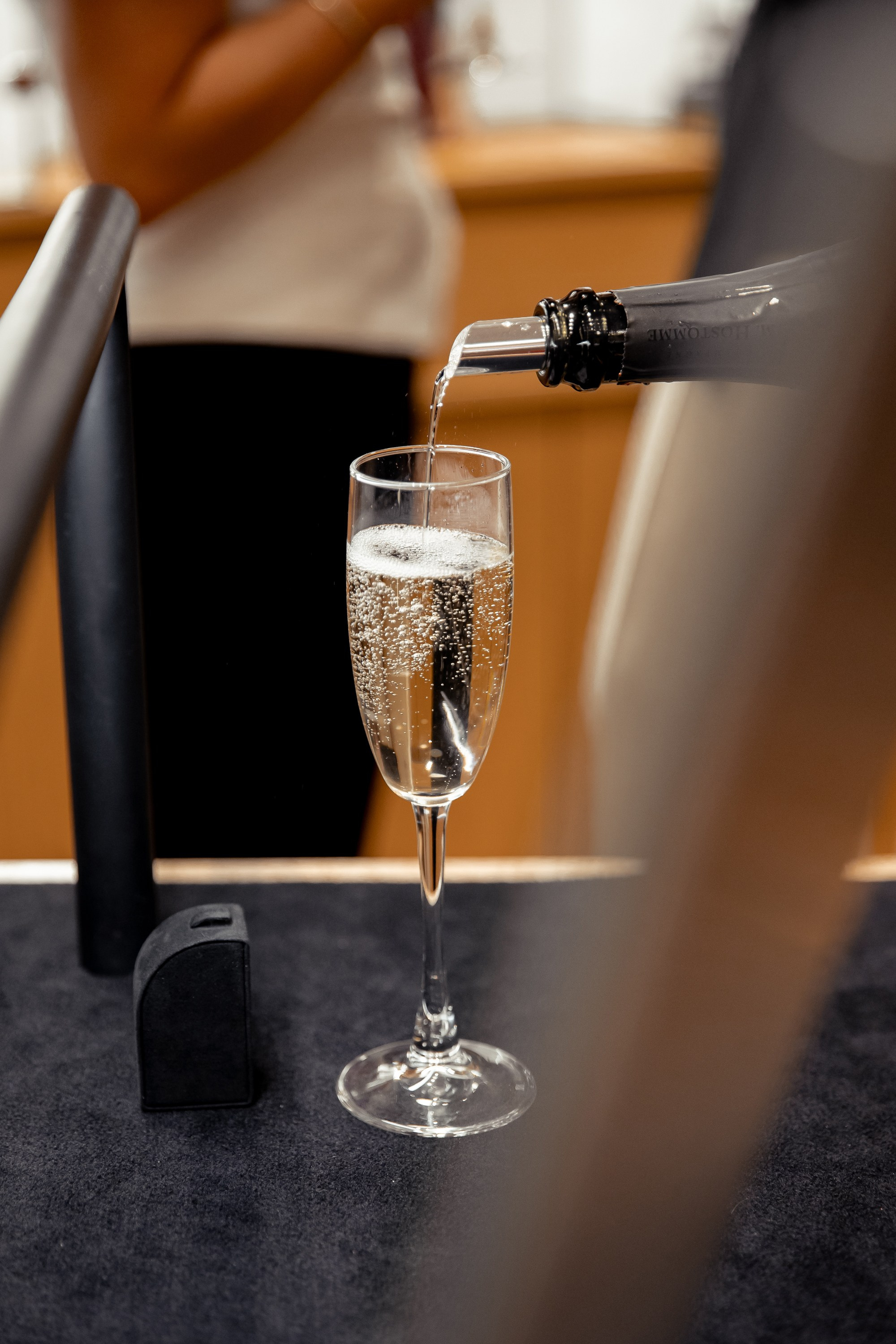 Презентация коллекции цветных драгоценностей в Le Noir. Главная