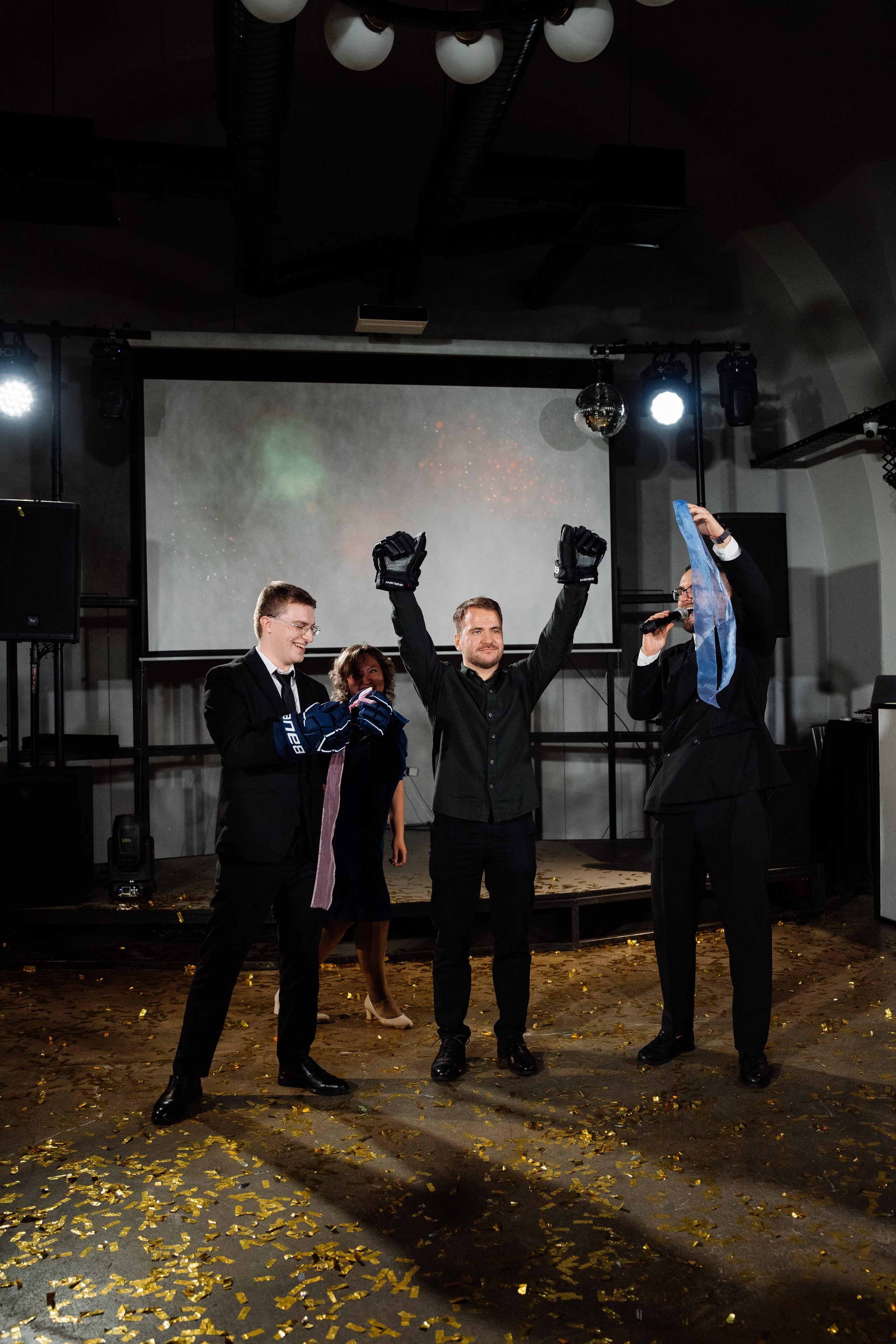 Оранжевая свадьба в гребешках. Свадебный фотограф организатор в Санкт-Петербурге Ассоль Опарина