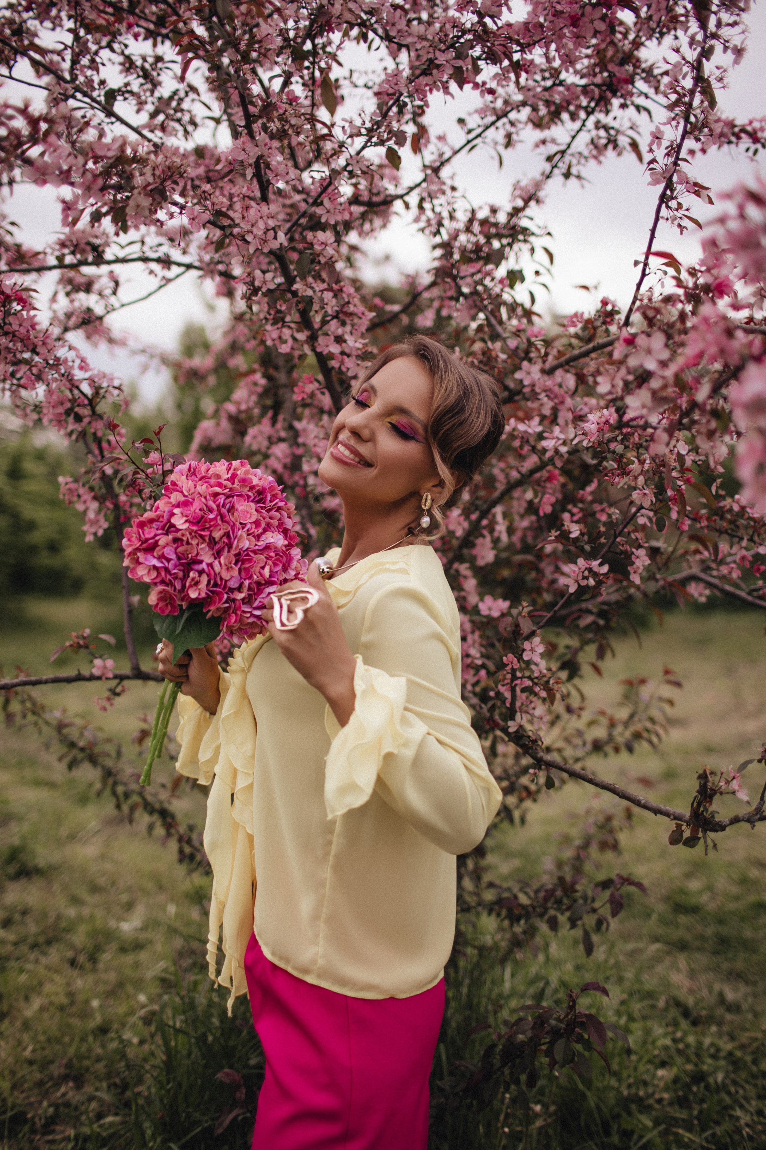 Фотосъемки в цветущих садах. Свадебный и семейный фотограф Спб Бошман Ирина