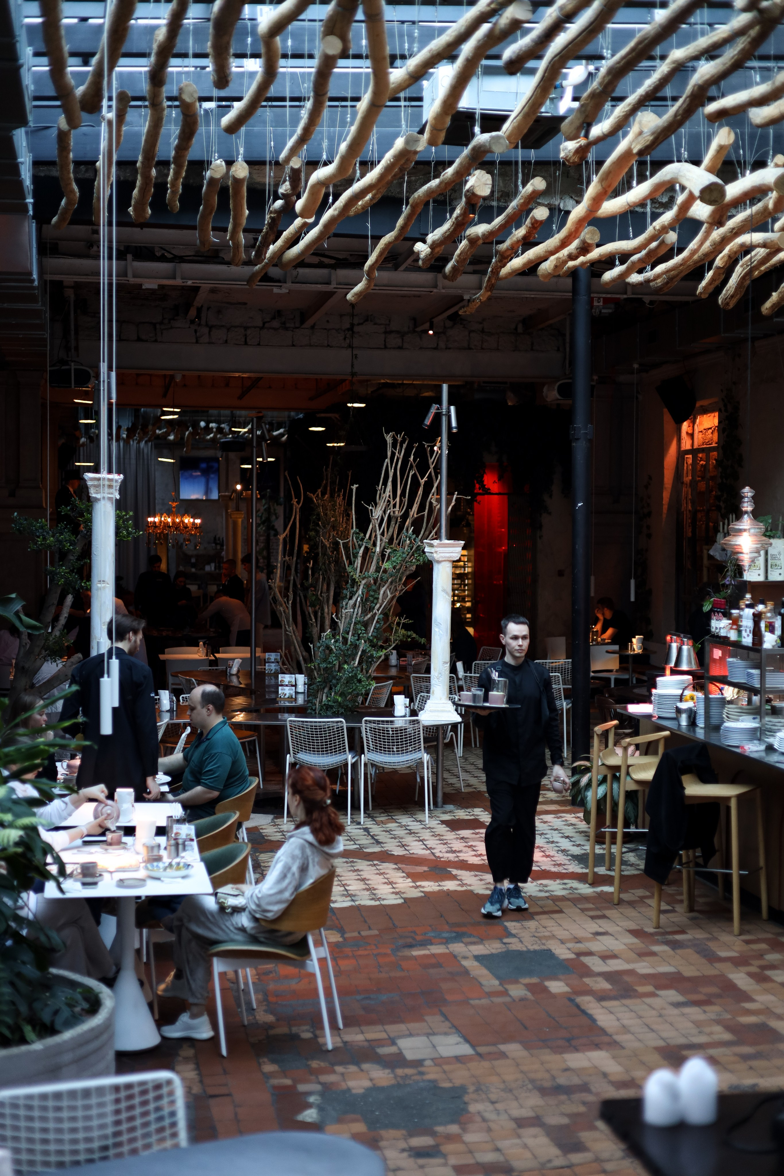 Gastrodvor «Диалог с Чеховым». Дженбаз Павел — фотограф в Ялте