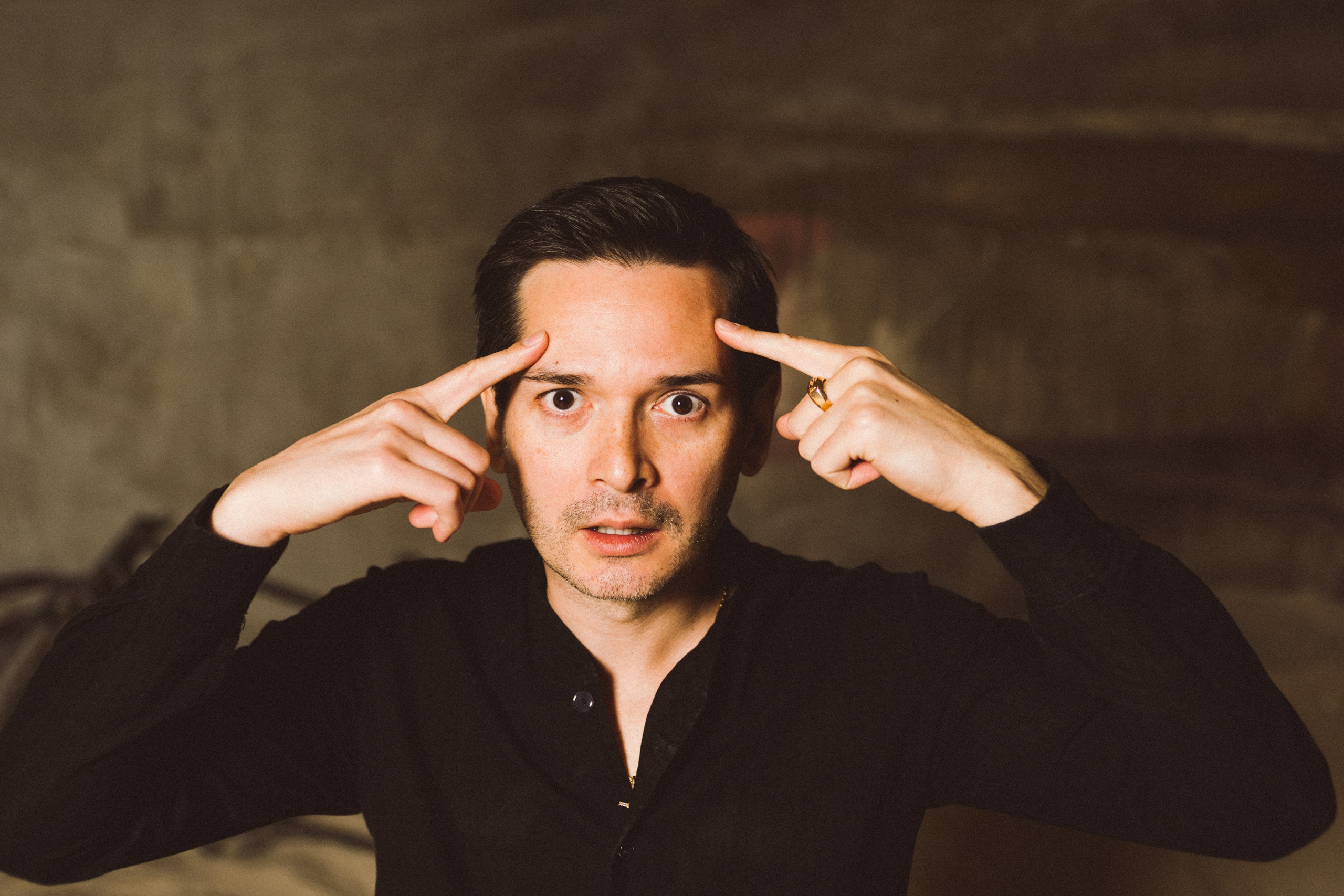 Александр. Студия