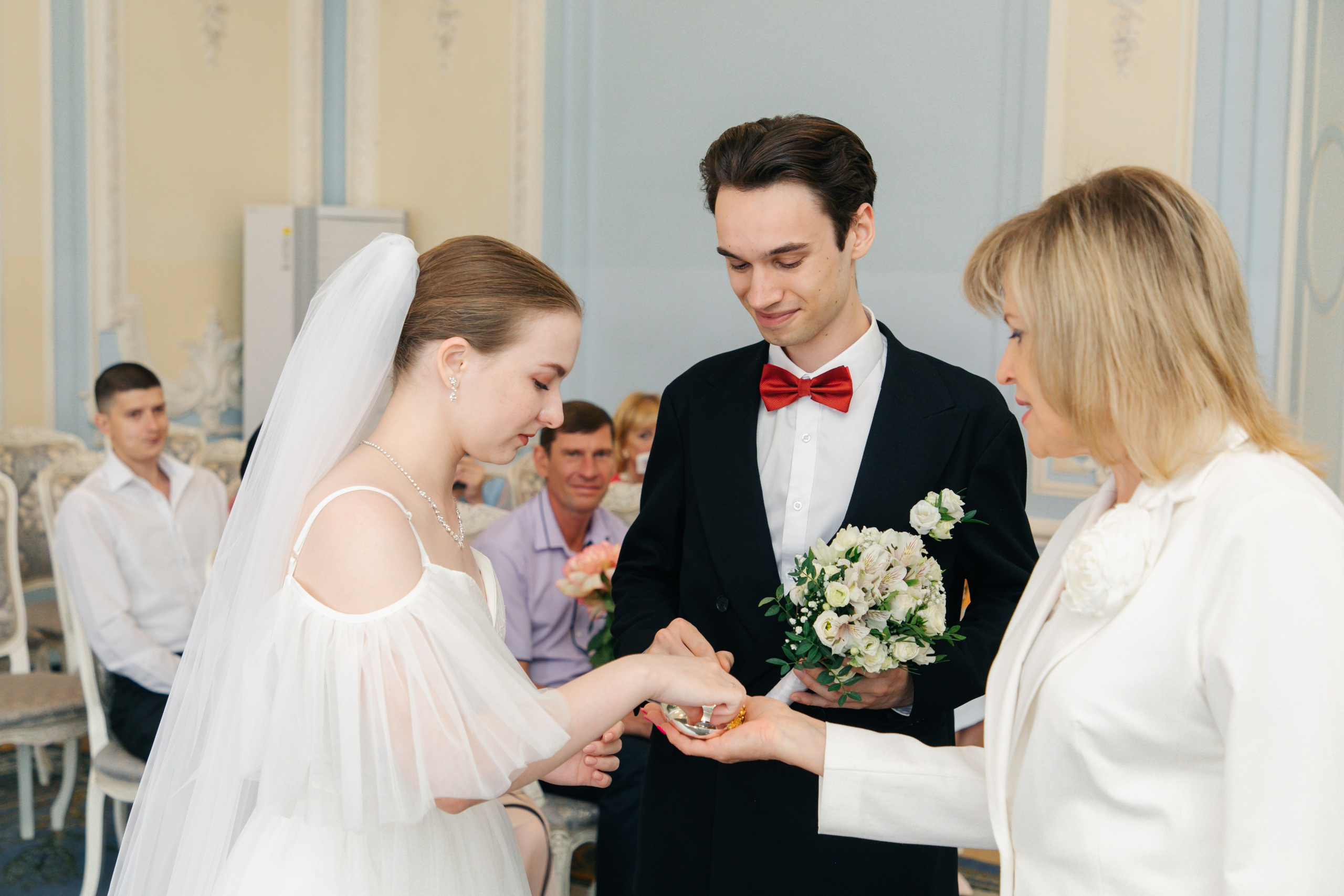 Свадебная регистрация 2 дворец бракосочетания СПб. Фотограф крещение венчание в Петербурге! Помогает подобрать храм и посоветовал душевного батюшку в СПб
