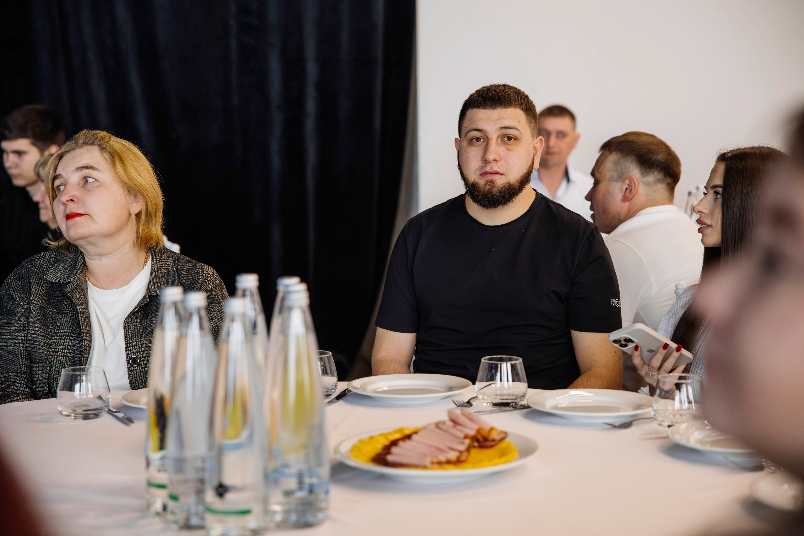 Империя Изобилия — выступления спикеров для предпринимателей. Свадебный фотограф в Иркутске Бобылев Никита