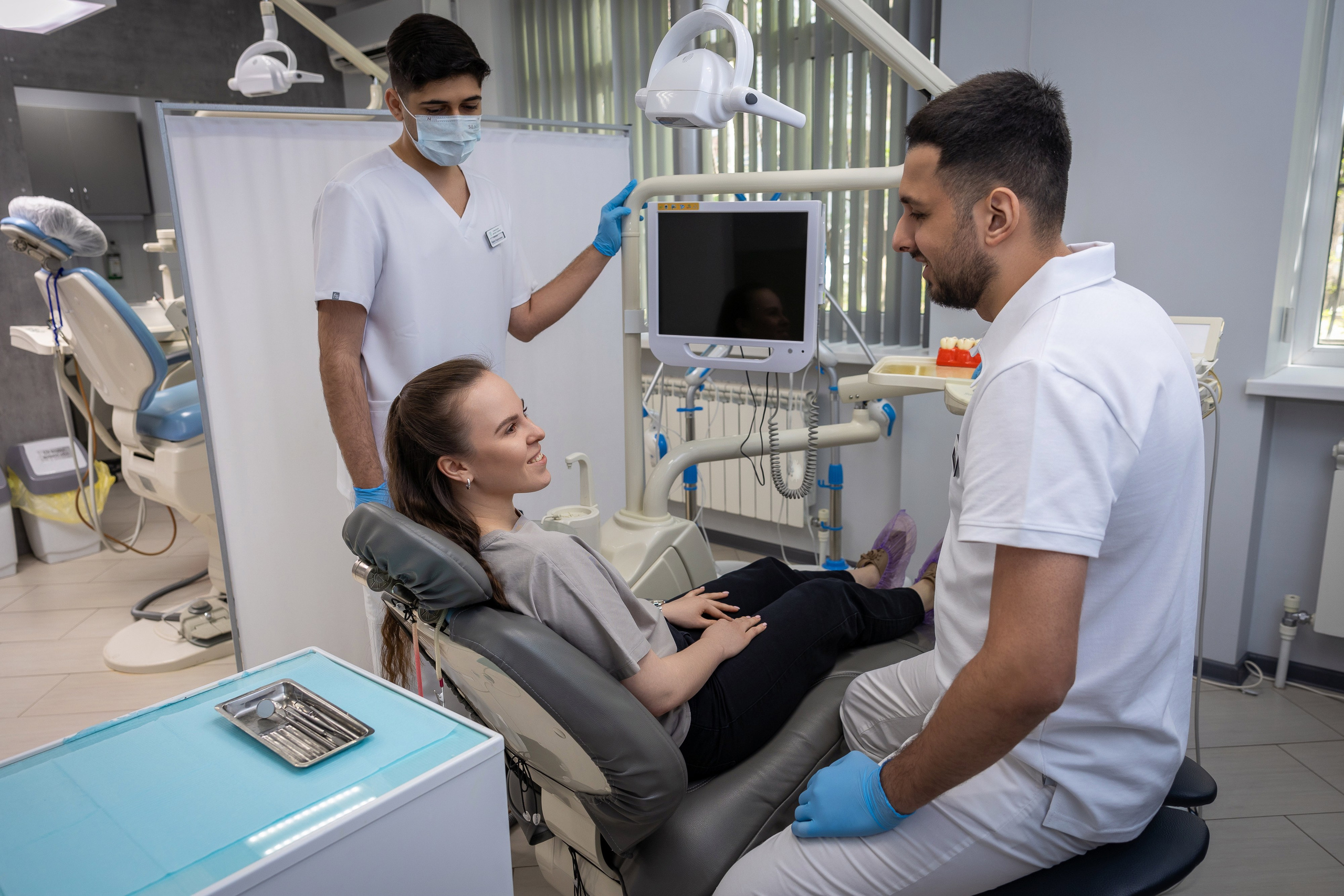 Съемка контента для стоматологии, фото сотрудников, интерьер. Свадебная, репортажная и бизнес съёмка в Ростове-на-Дону