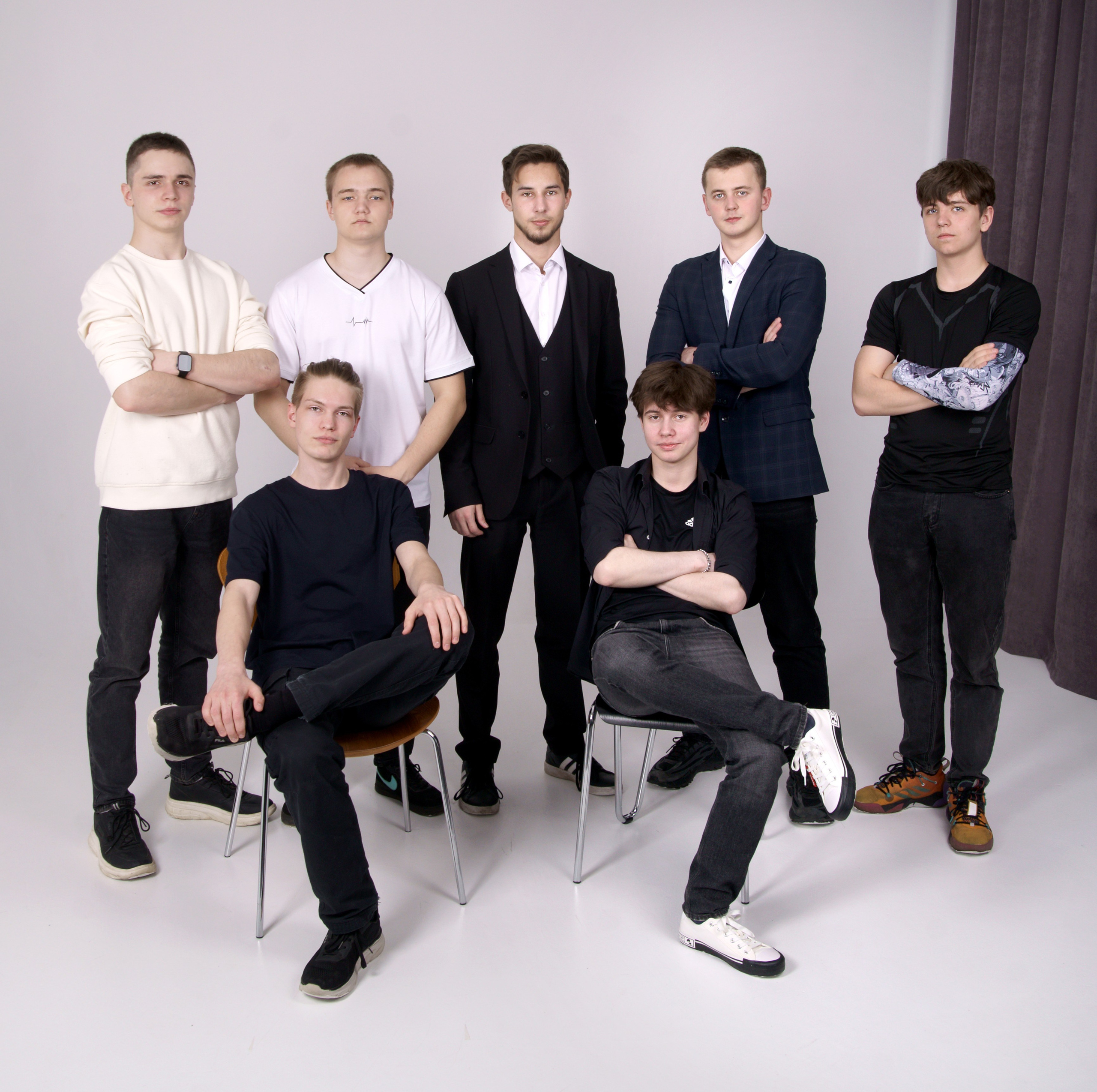 Студийная фотосессия выпускников 9,11 классов в Иркутске