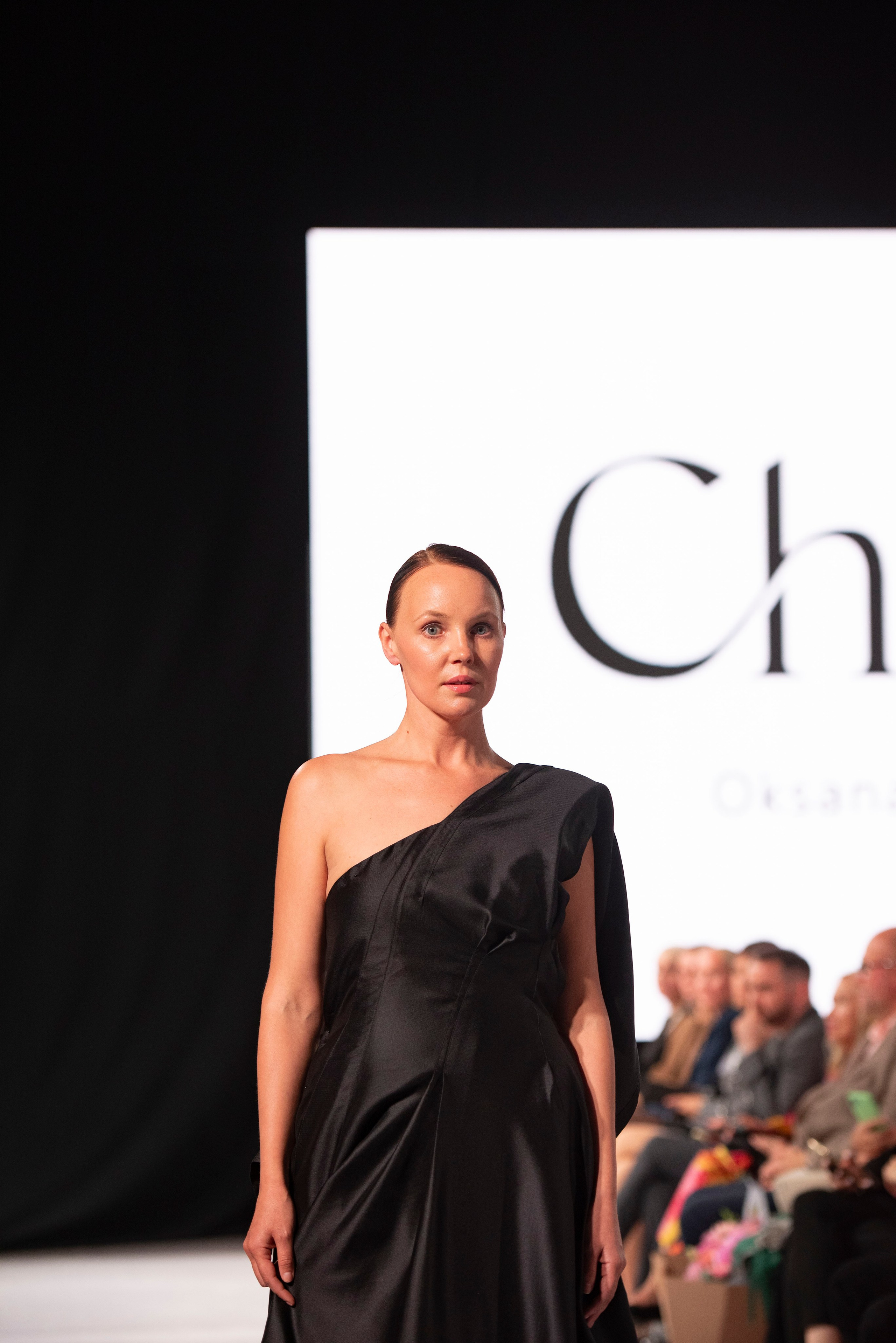 Фотограф на модельный показ. Свадебный, семейный, фэшн фотограф, школьный фотограф в Сочи