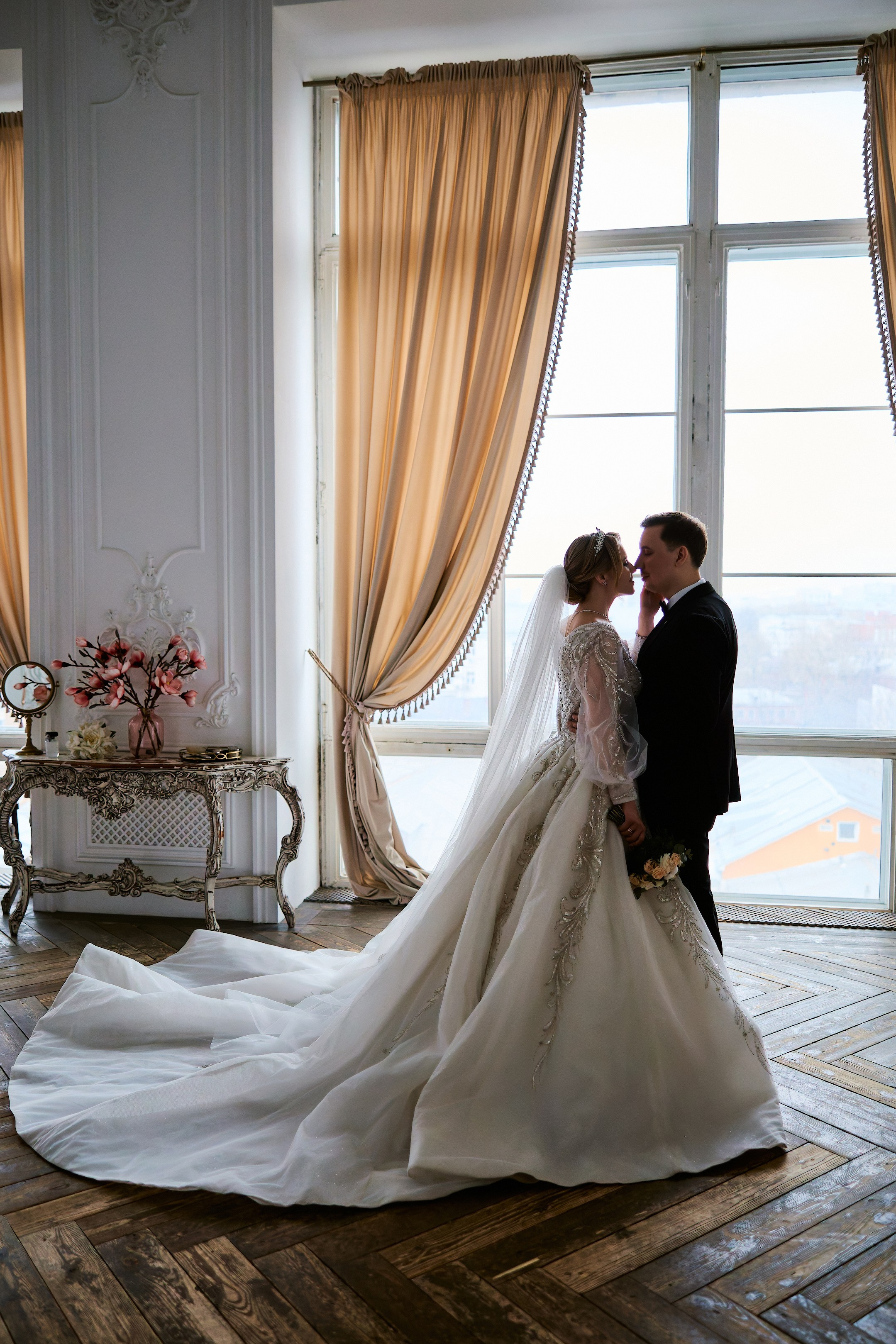 Свадебная фотосессия в студии. Свадебный фотограф Сергей Колбинский