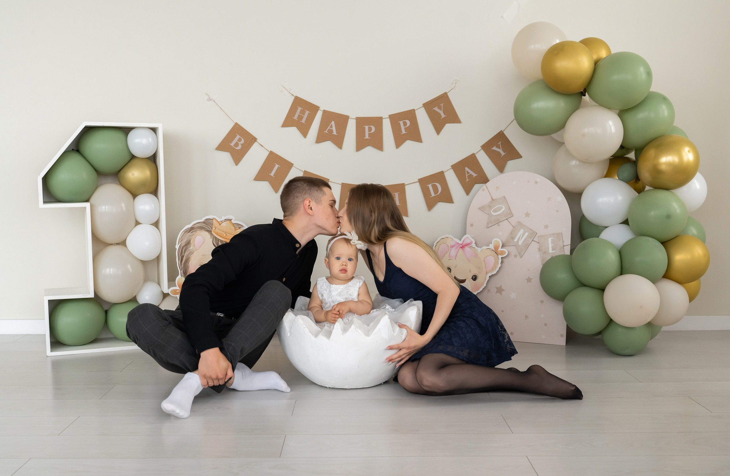 Cake smash. Фотостудия Малина в городе Улан-Удэ. Фотограф Ирина Жарникова