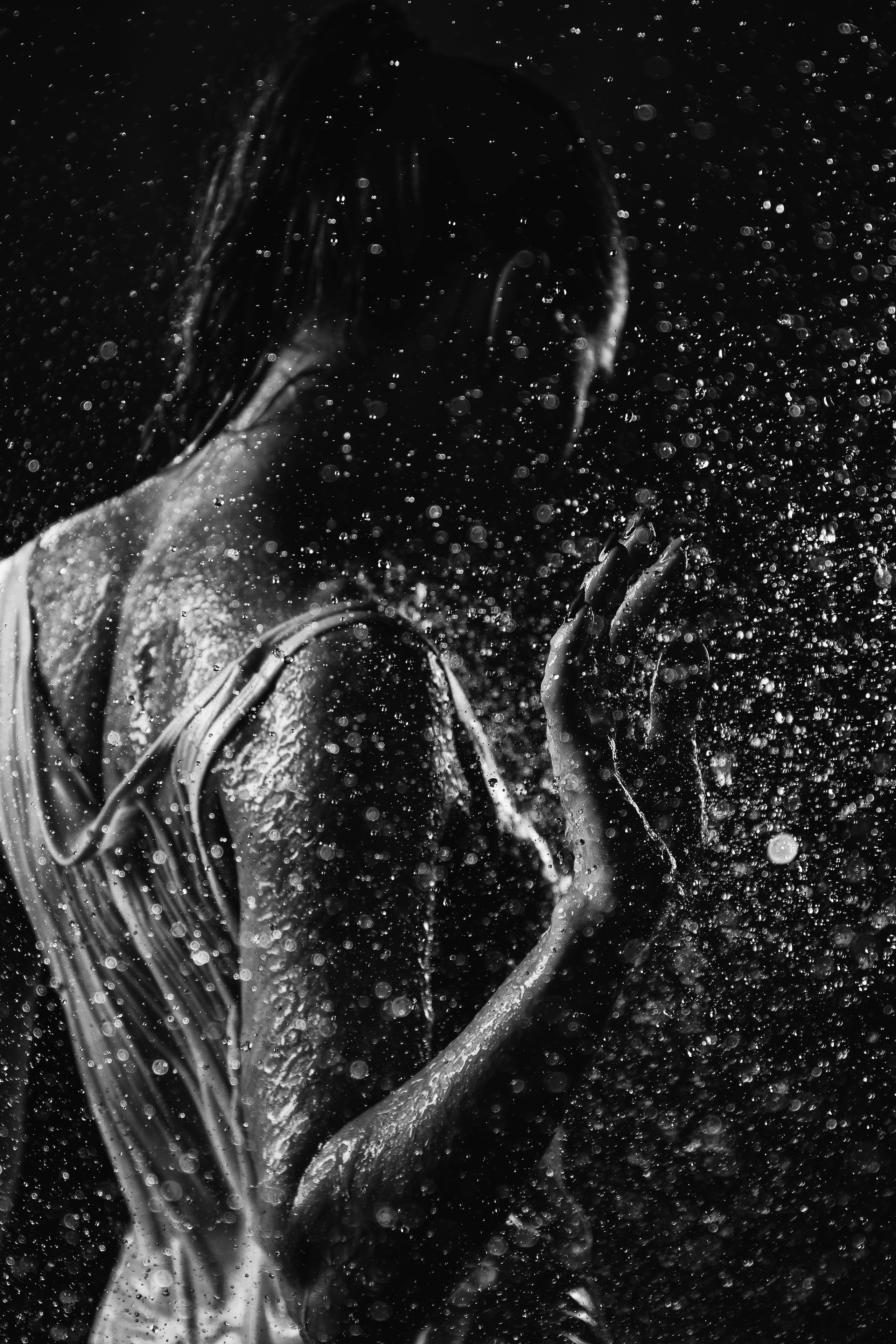  Замедленное движение: съемка в режиме замедленной съемки позволит запечатлеть каждую деталь движения брызг