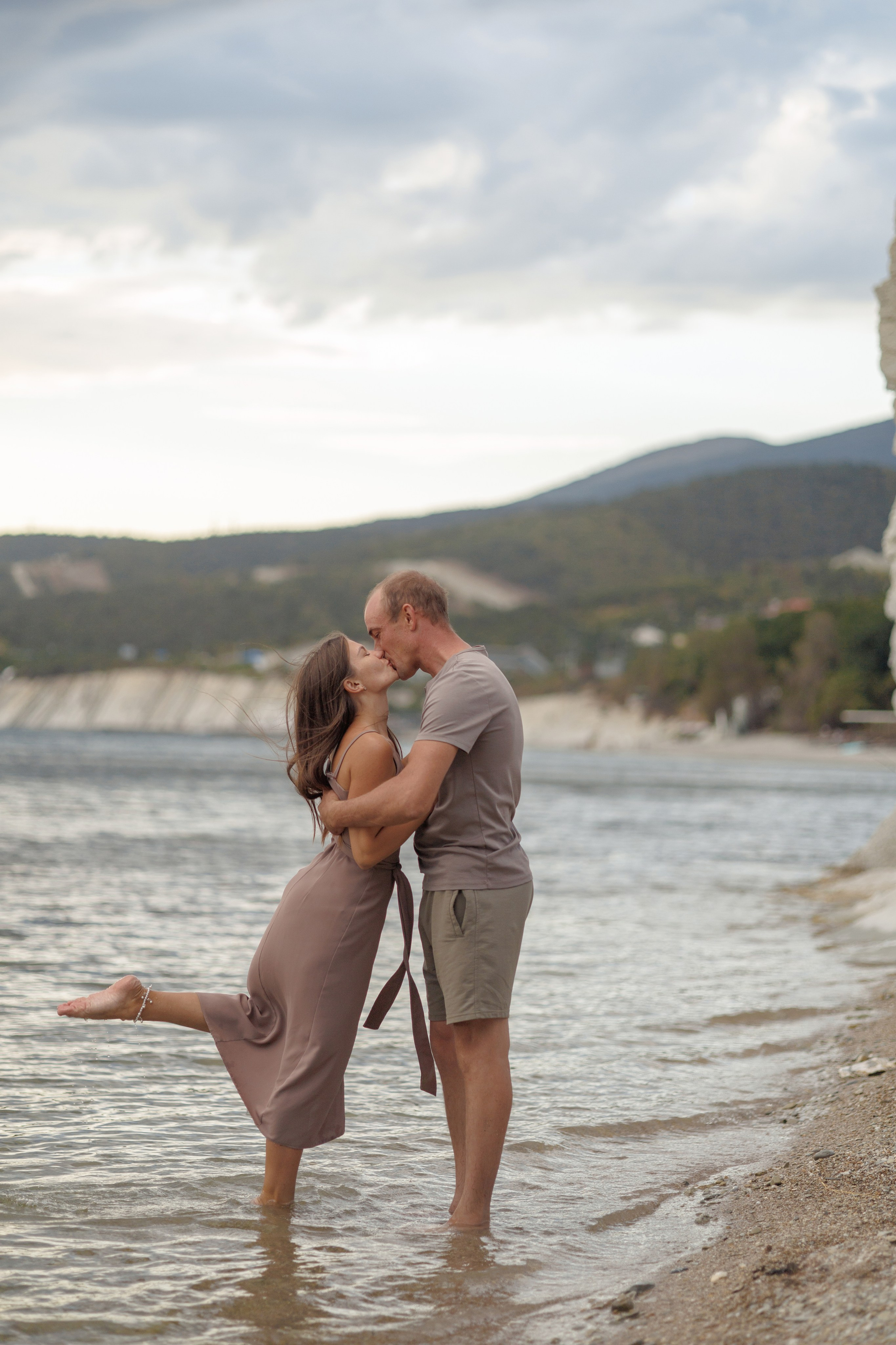 На пустынном пляже. Семейный и портретный фотограф в Геленджике Любовь Бодрова