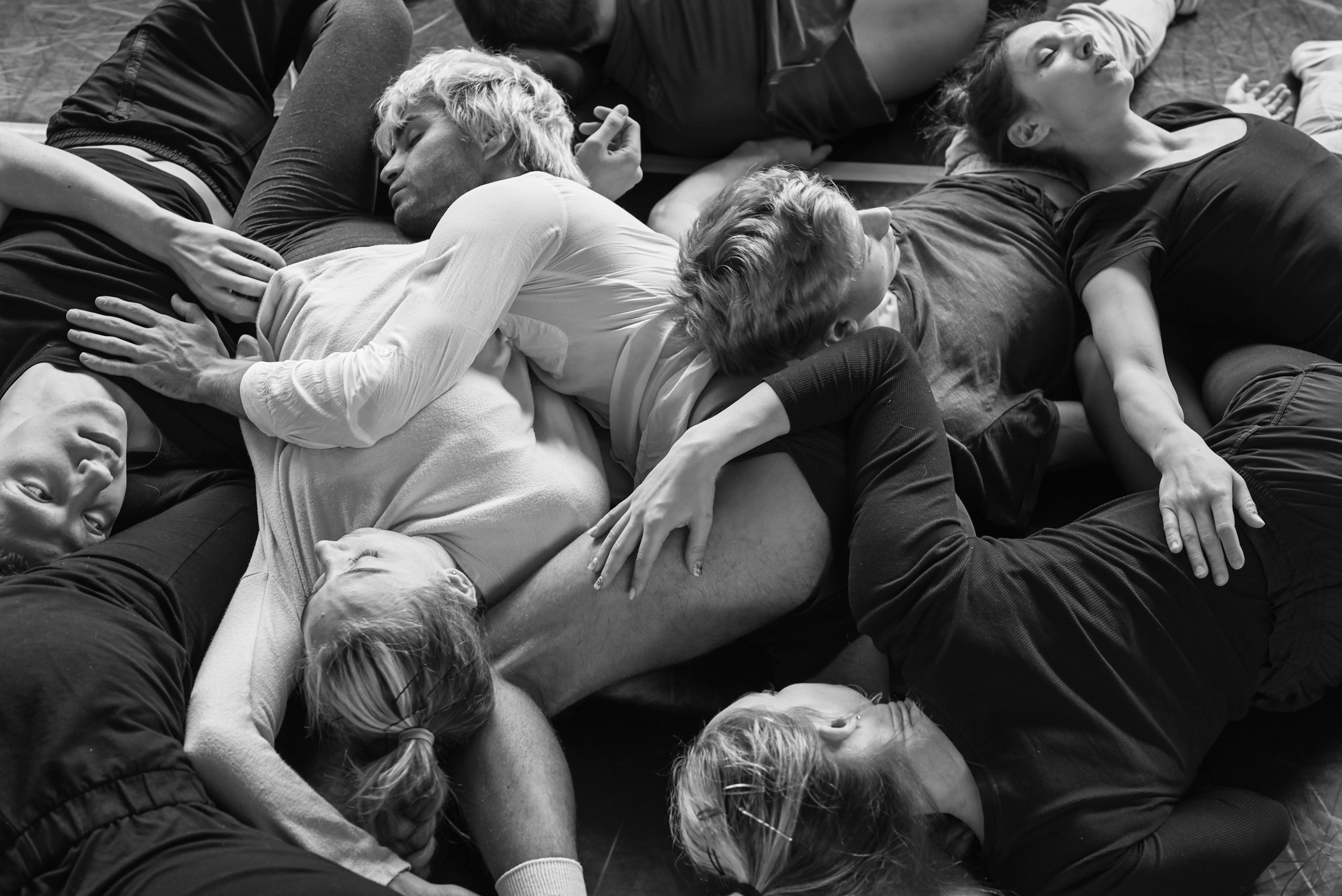 Черно-белая фотография в помещении. Калужский городской фотоконкурс