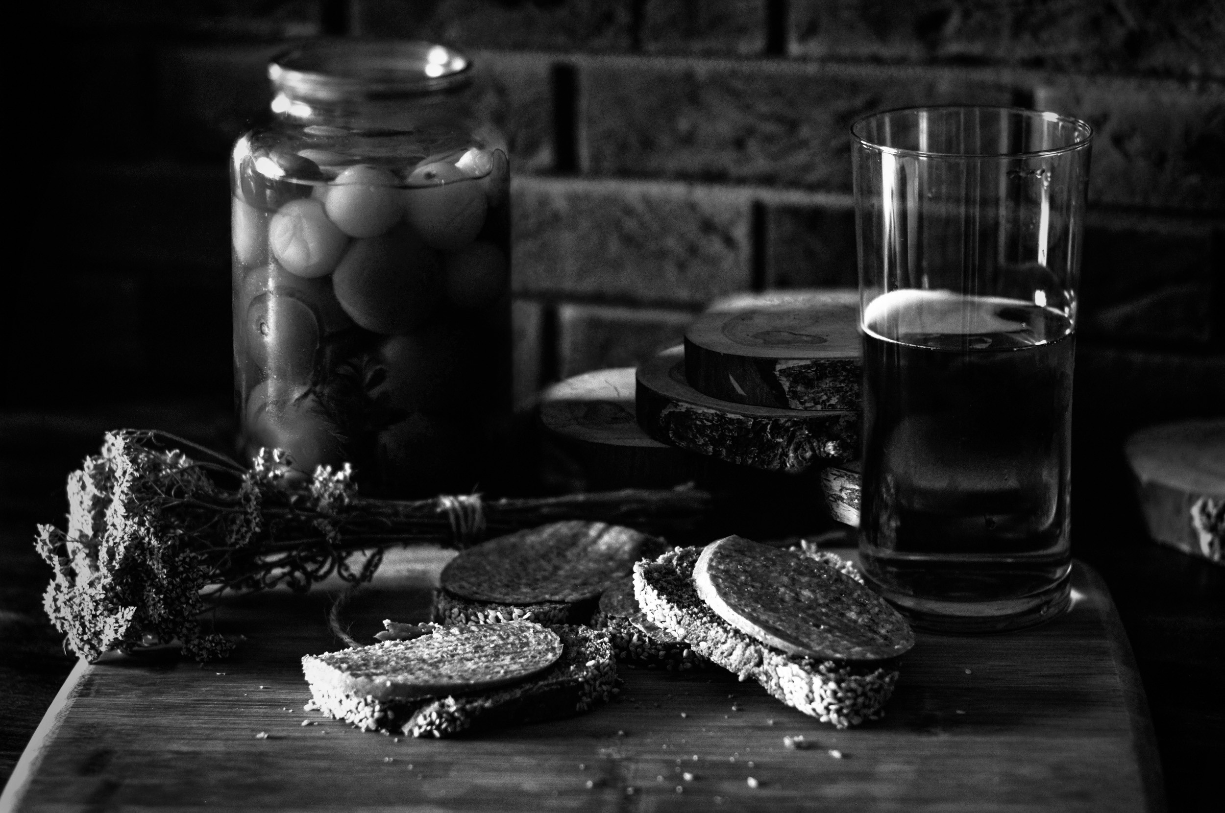 Черно-белая фотография в помещении. Калужский городской фотоконкурс