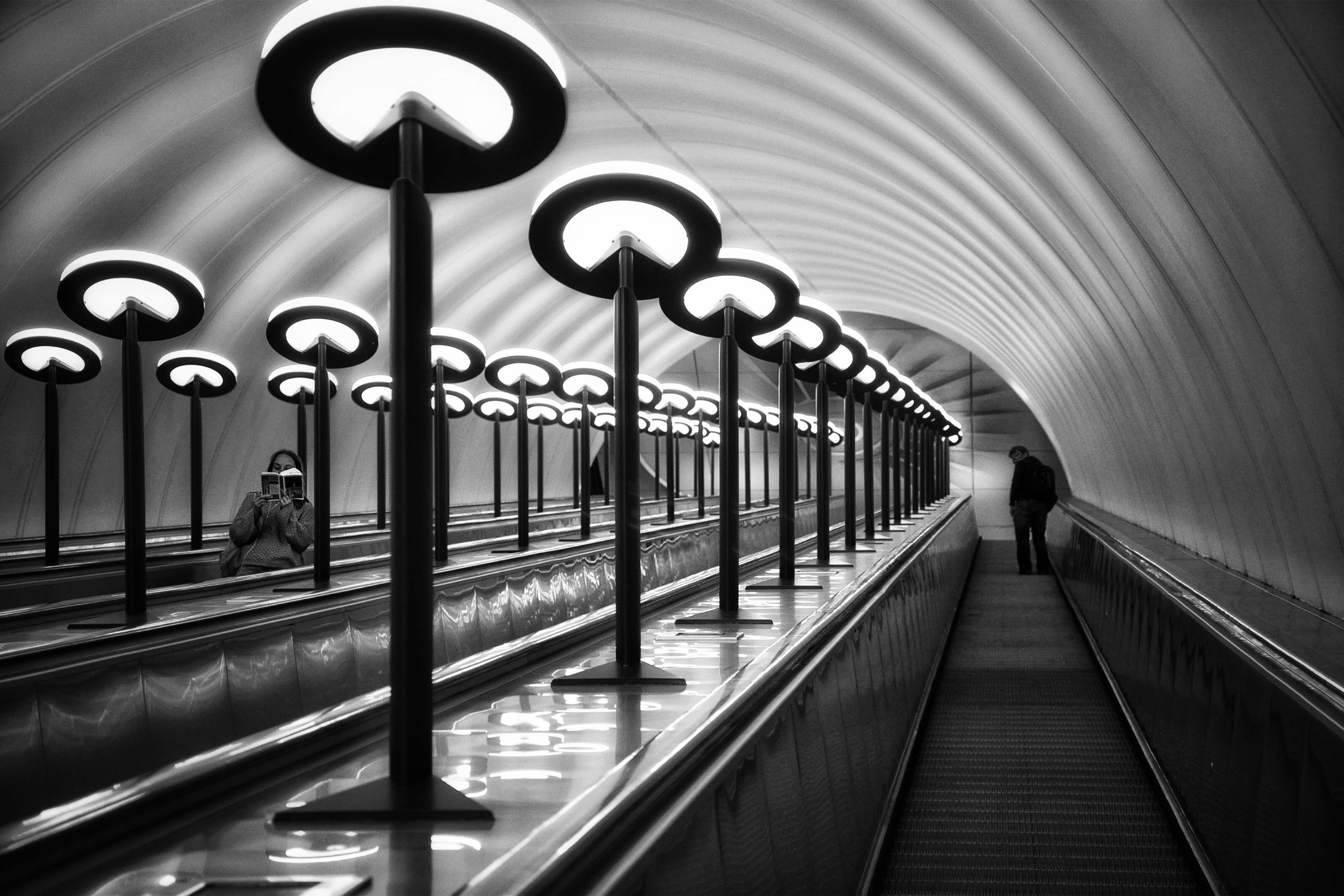 Серия «Метро. Пассажиры времени». ANNA PAVLIKOVSKAYA ЧЕРНО-БЕЛАЯ ФОТОГРАФИЯ — ЭТО Я