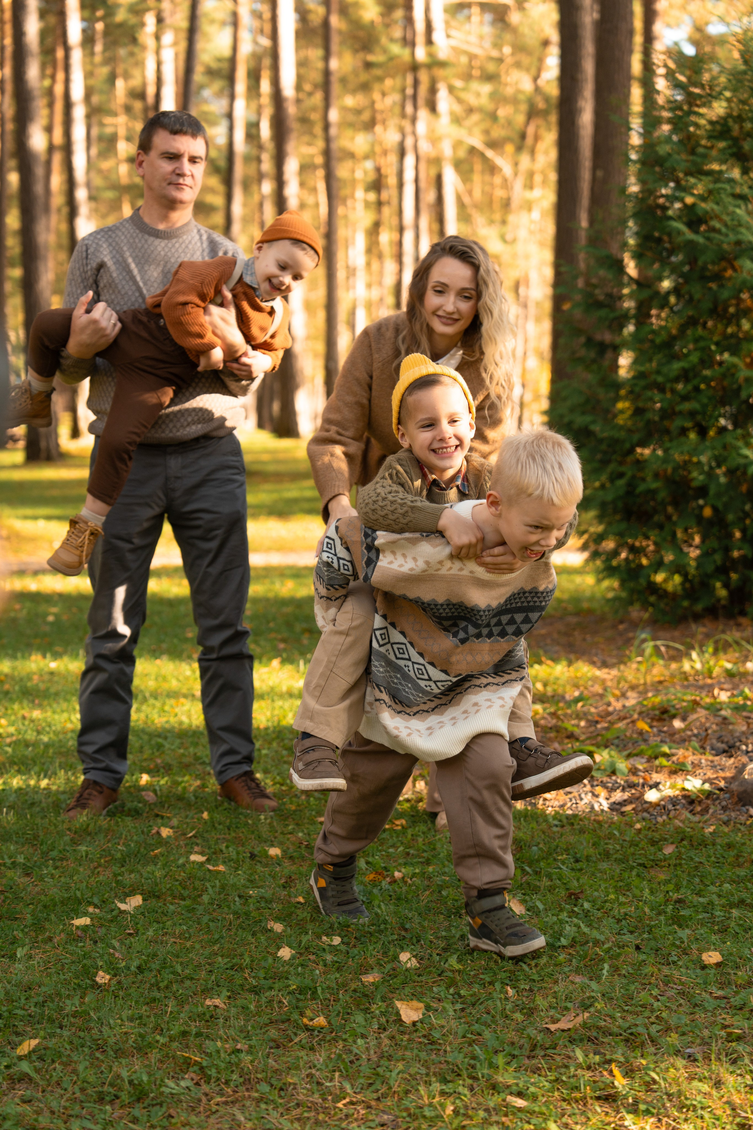 Семейная фотосессия в Москве для большой семьи. Свадебный фотограф в Москве Анна Полушина