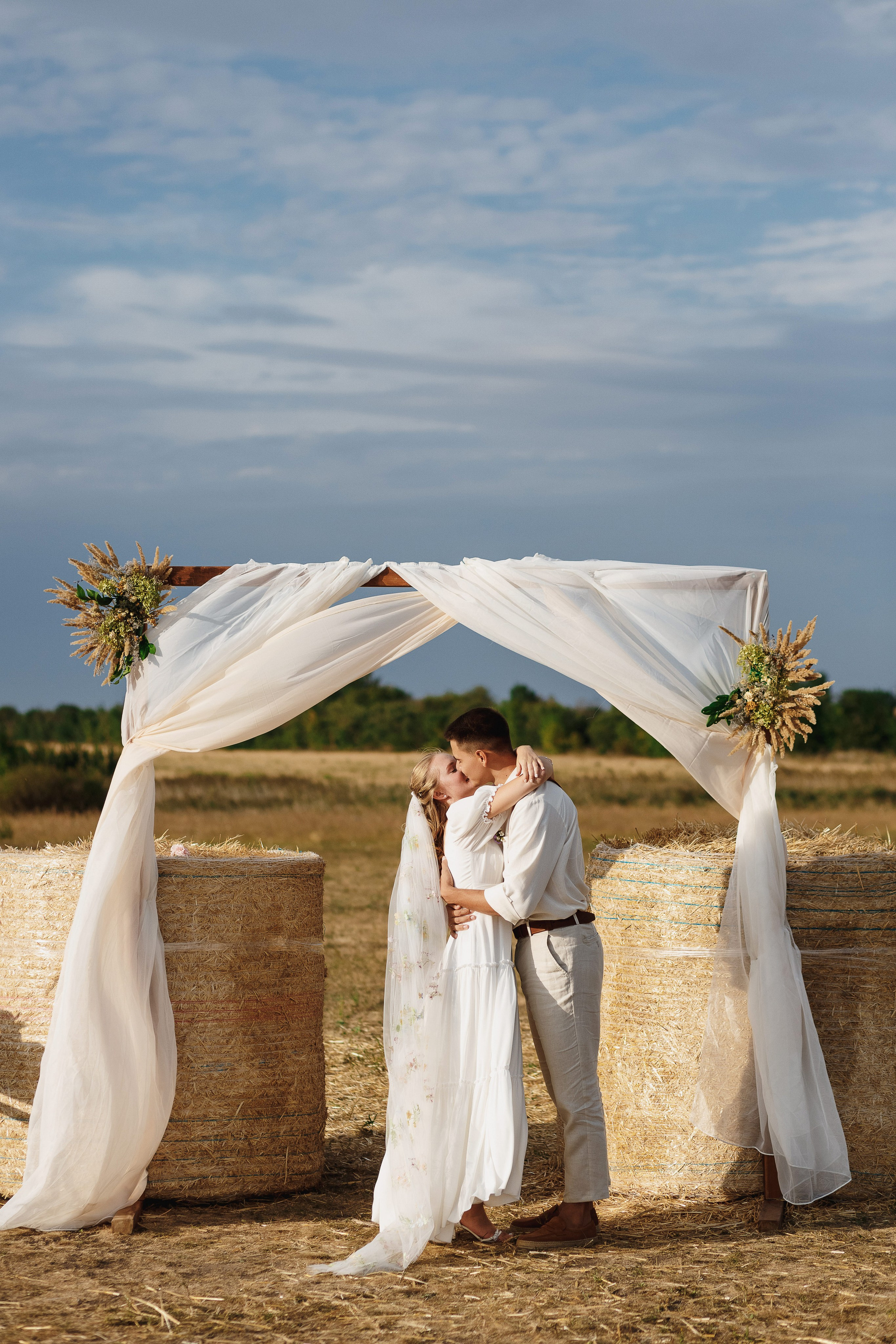 Свадебная фотосессия в поле — Иван и Полина | Свадебный фотограф Таганрог. Свадебный и семейный фотограф в Таганроге Бакарюк Антон