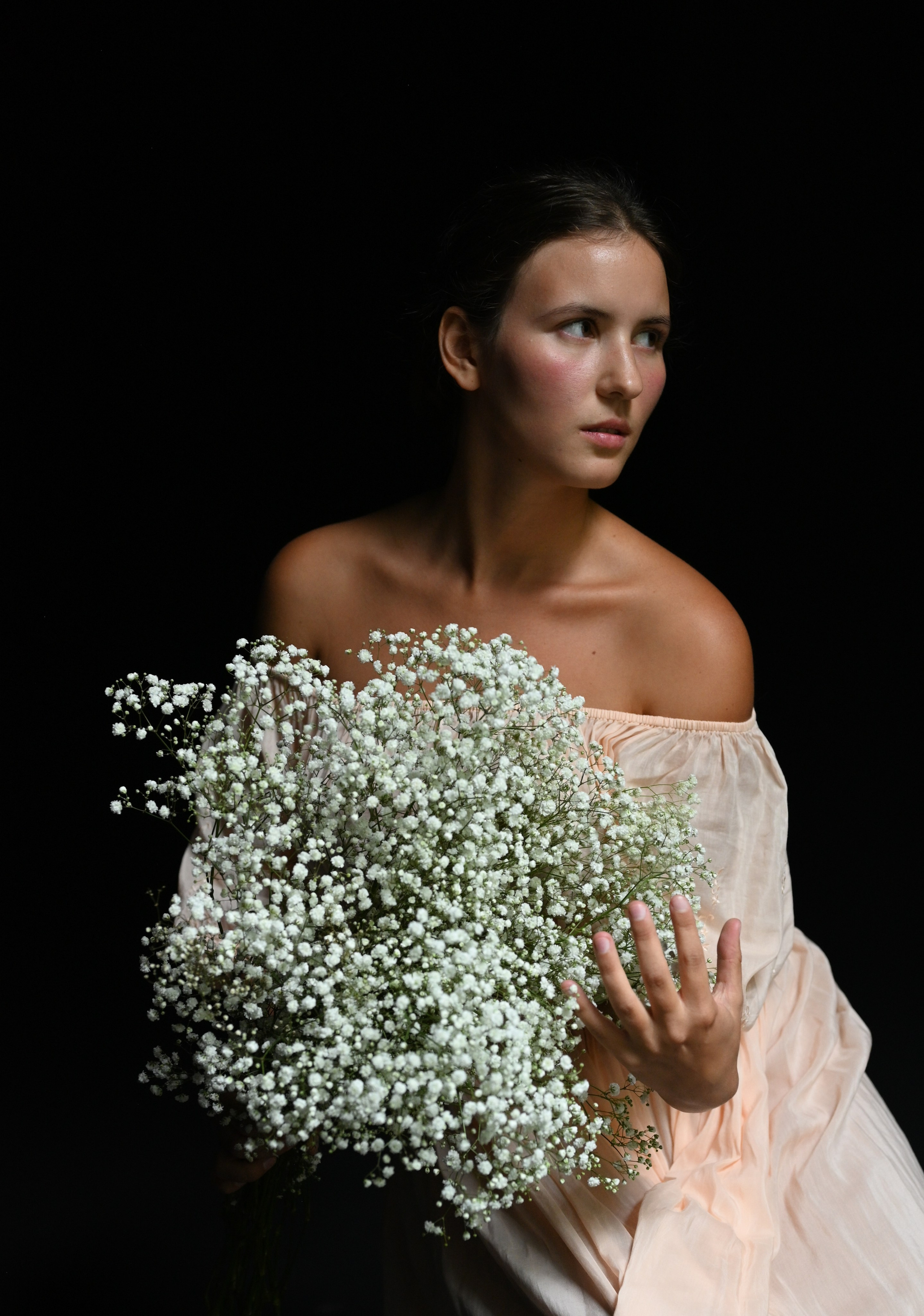 Анна с цветами. Портретный фотограф в Москве Анна Фаустова