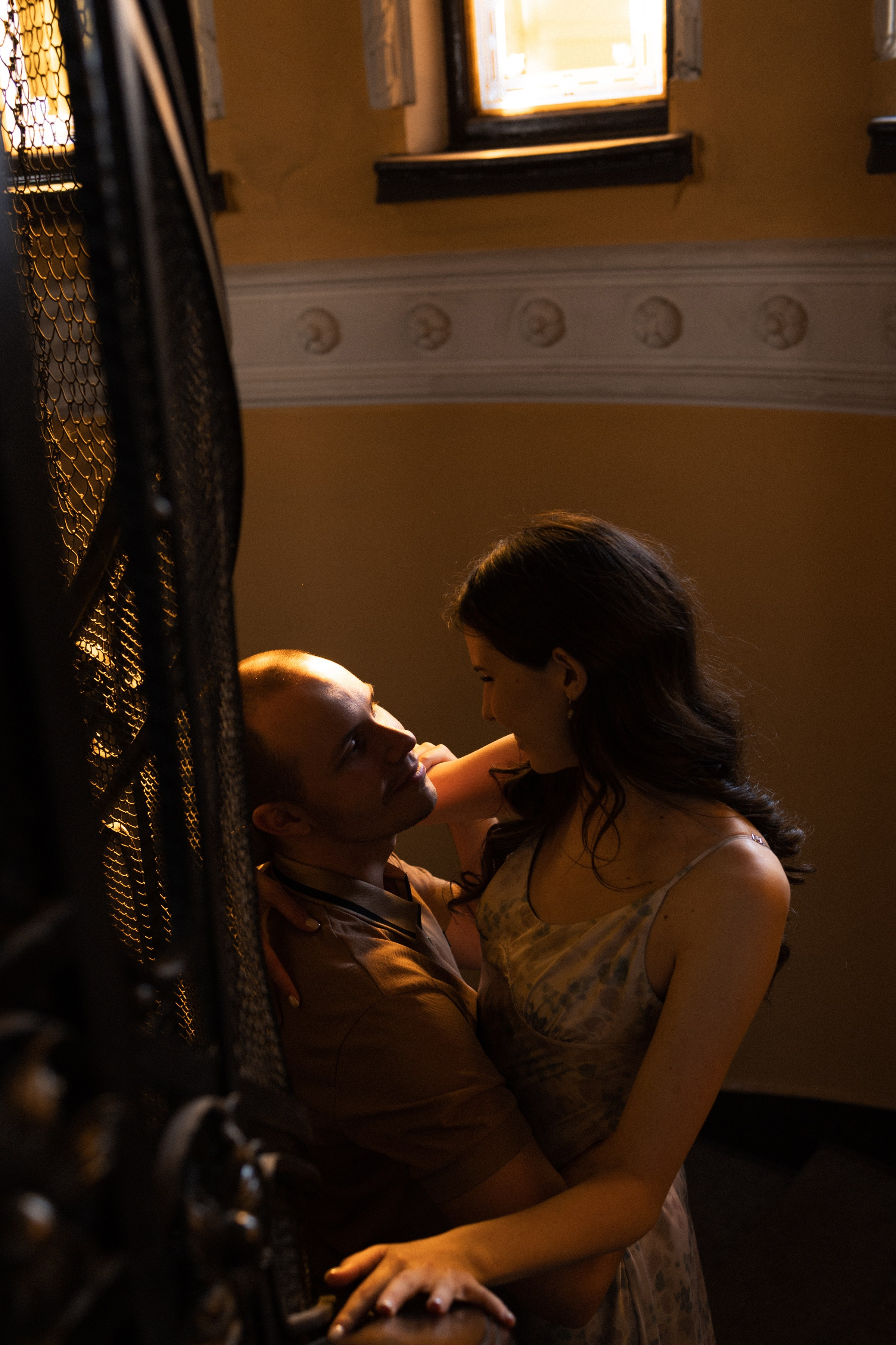 Парадная для двоих. Портретный фотограф СПб, бизнес-портрет, контент-фотосессия