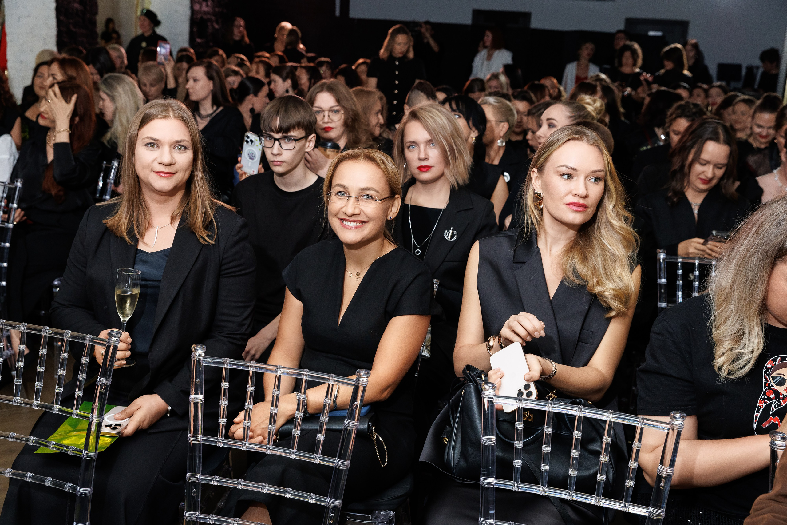 Код Публичности. Я достаточно хороша. Репортажный Фотограф Александр Назаров. Москва и М.О