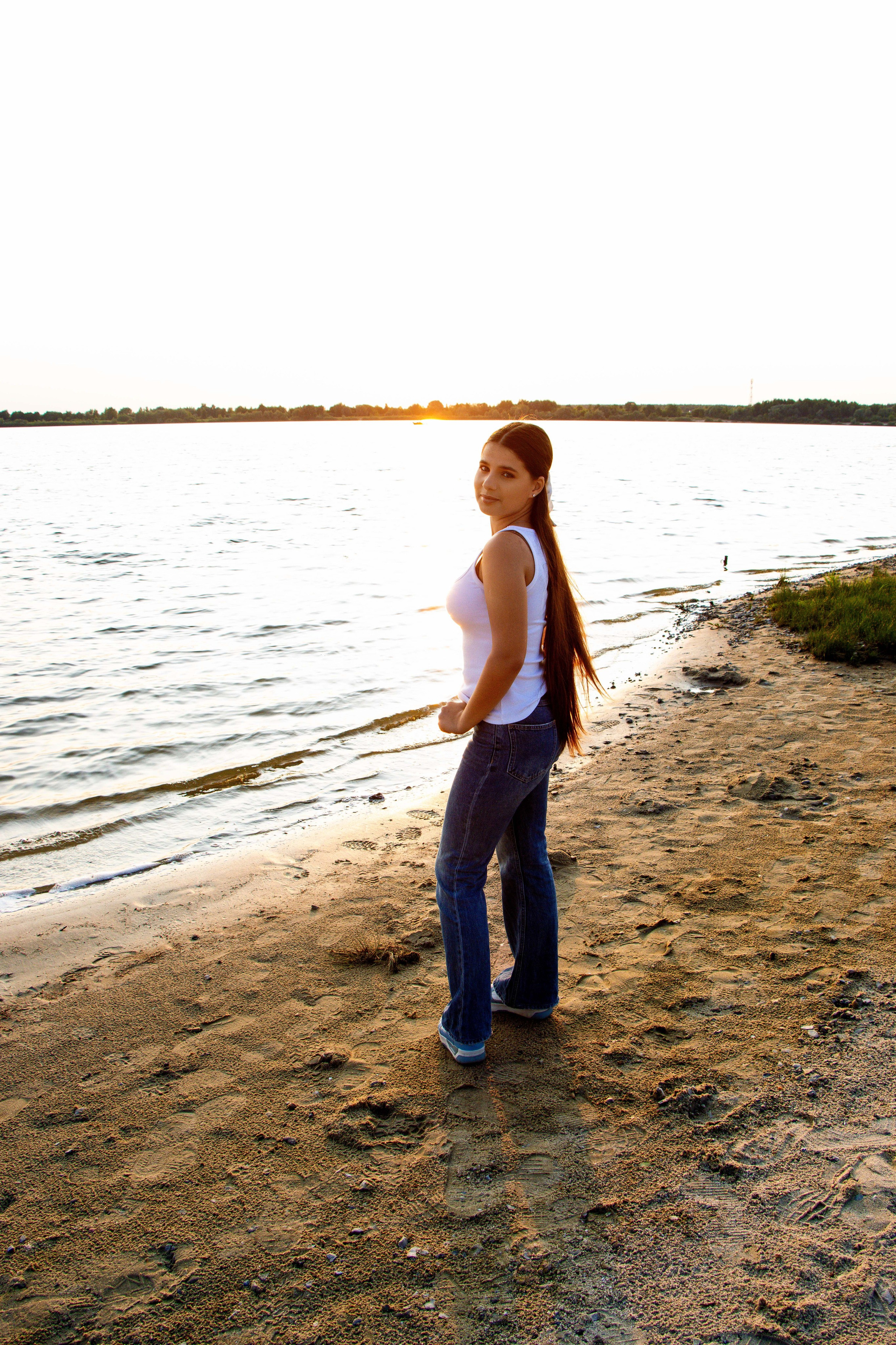 Эмилия у озера. Фотограф Татьяна Матрос