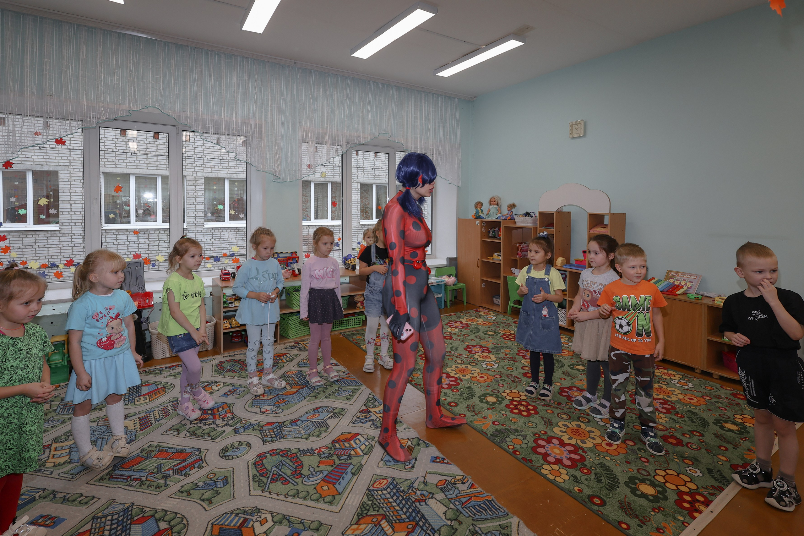 Детский день рождения с Человеком-пауком и Леди Баг