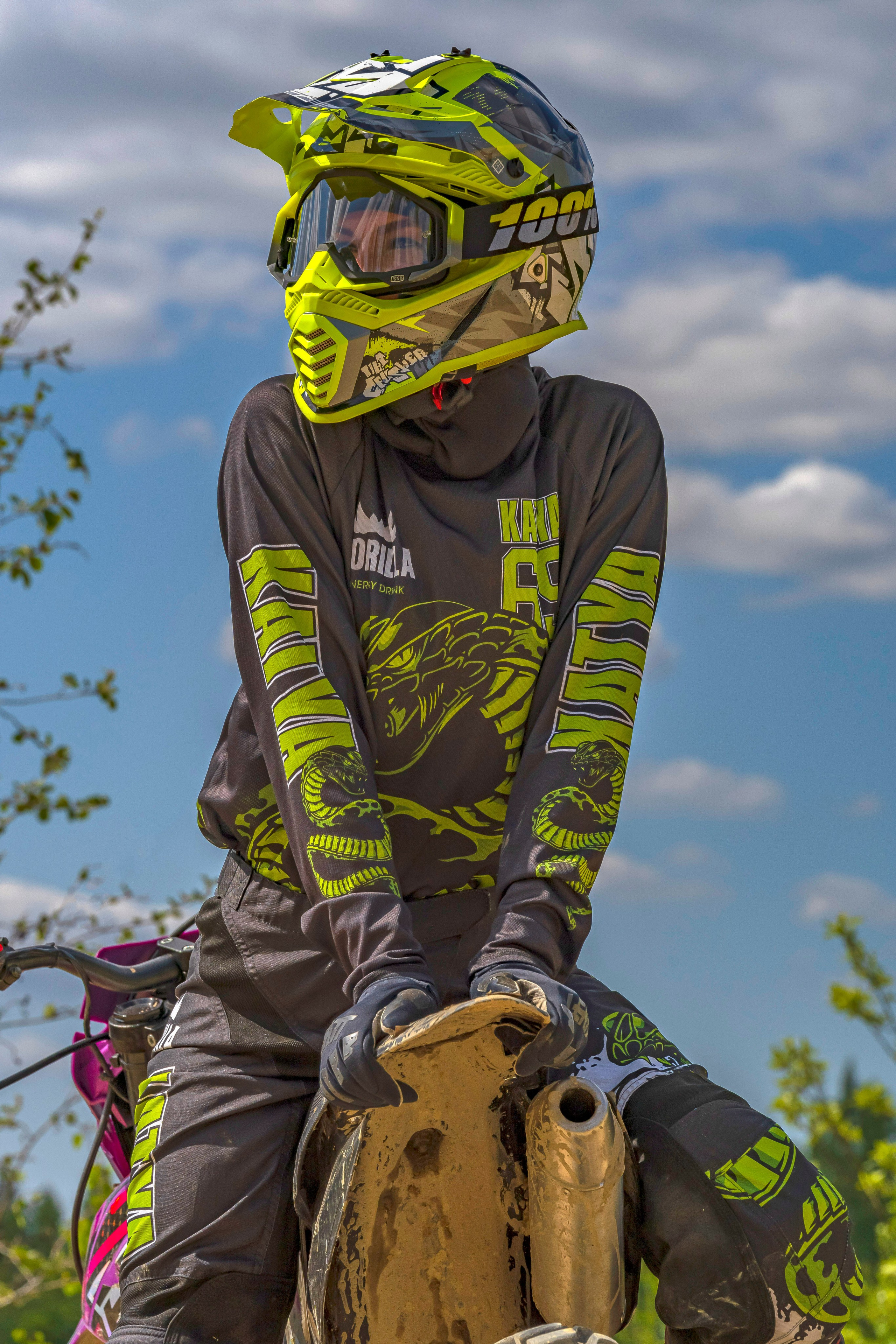 Катя Ли. Графический дизайнер Илья Левченко