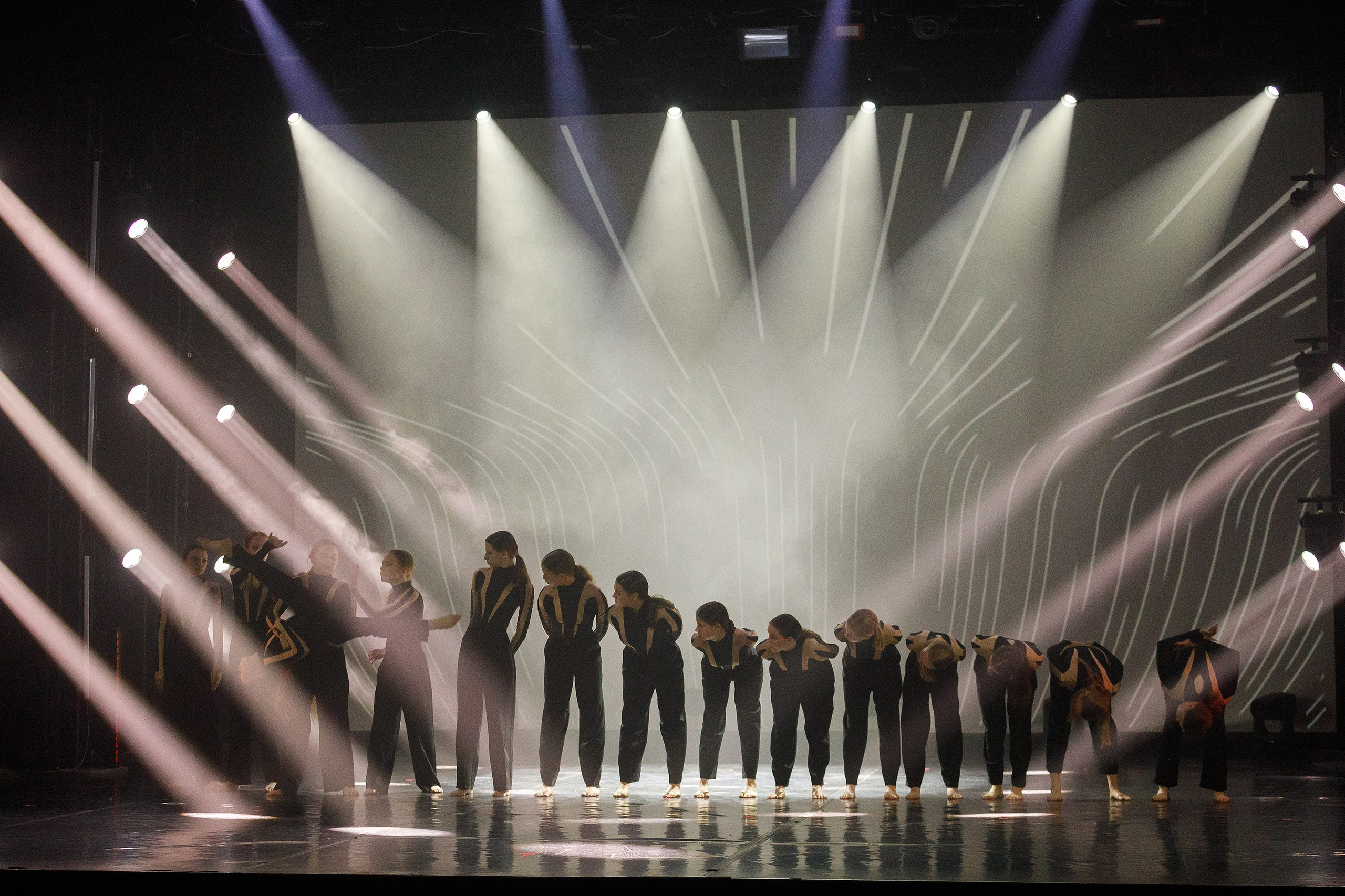 Репортажная фотосъемка отчетного концерта. Профессиональный фотограф в Новосибирске