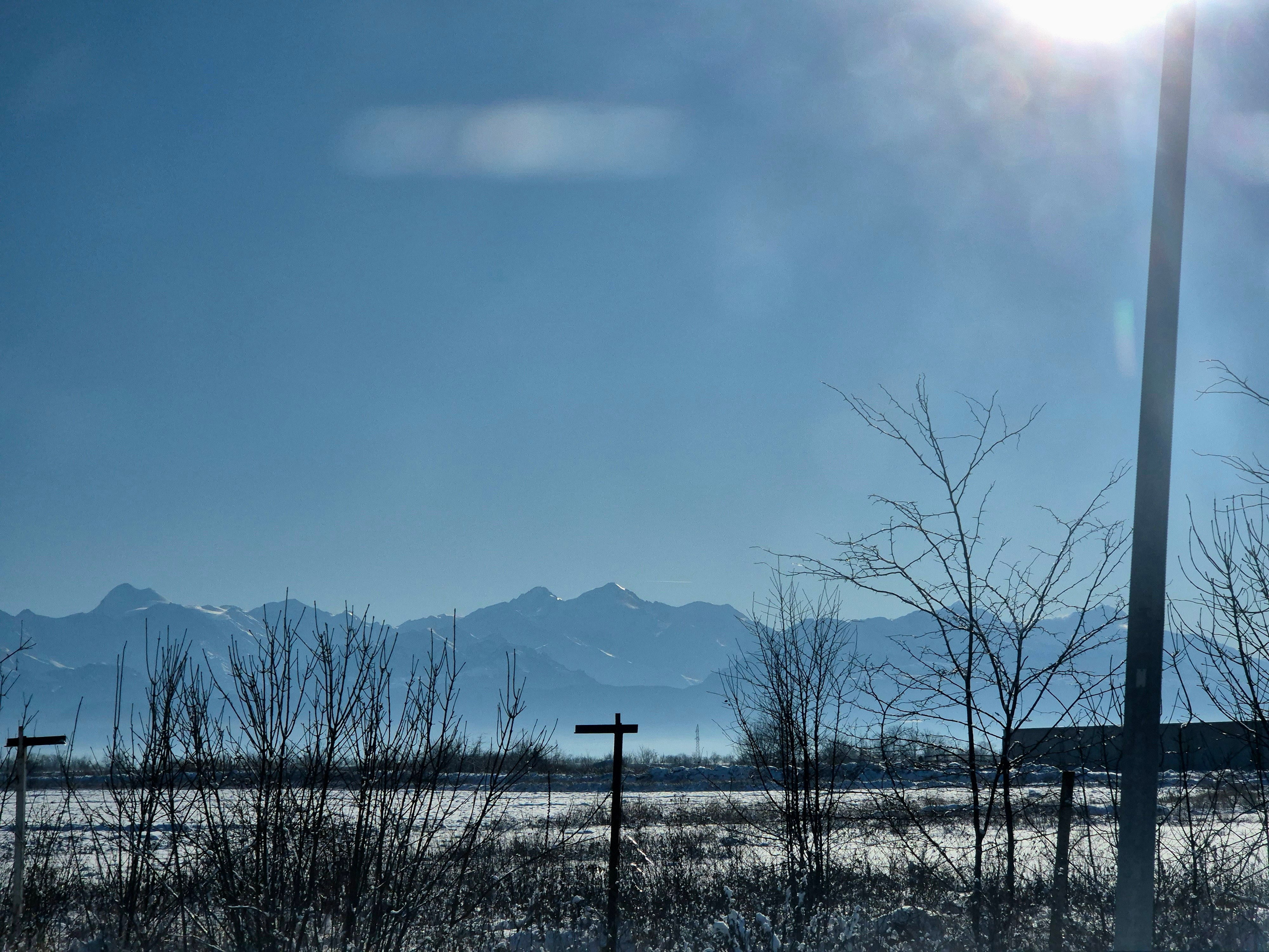 Горы манят, но все еще закрыты. 