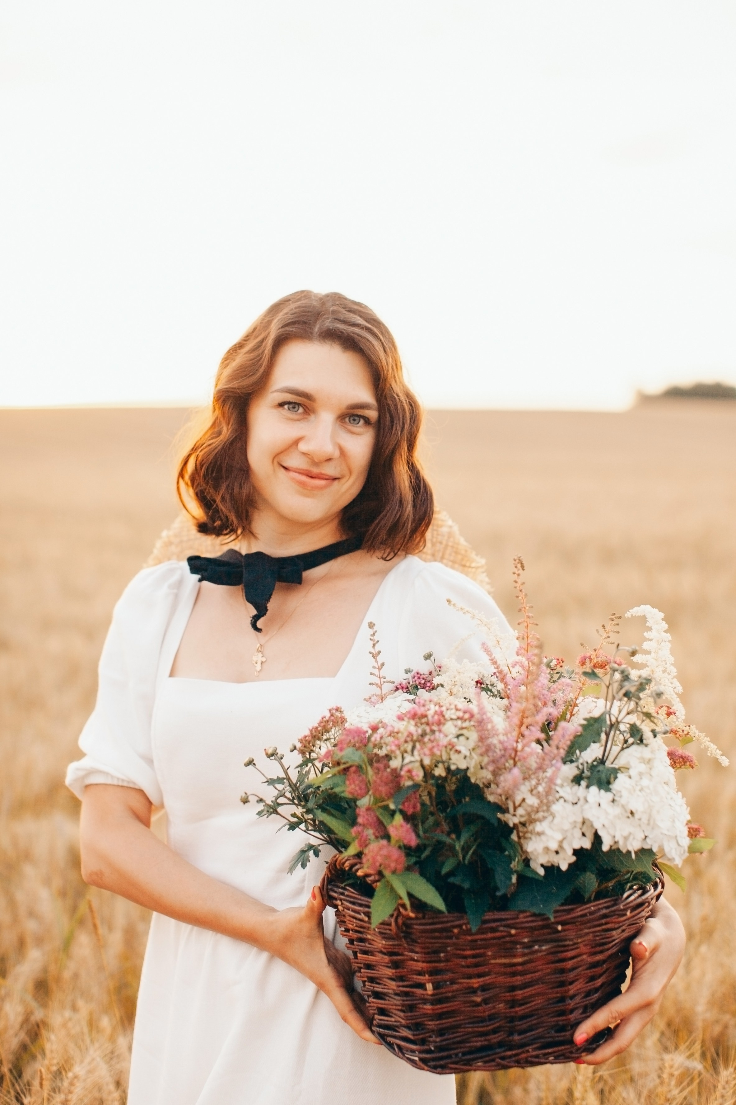 Семейная фотосессия в поле на закате. Фотограф Ольга Ефремова