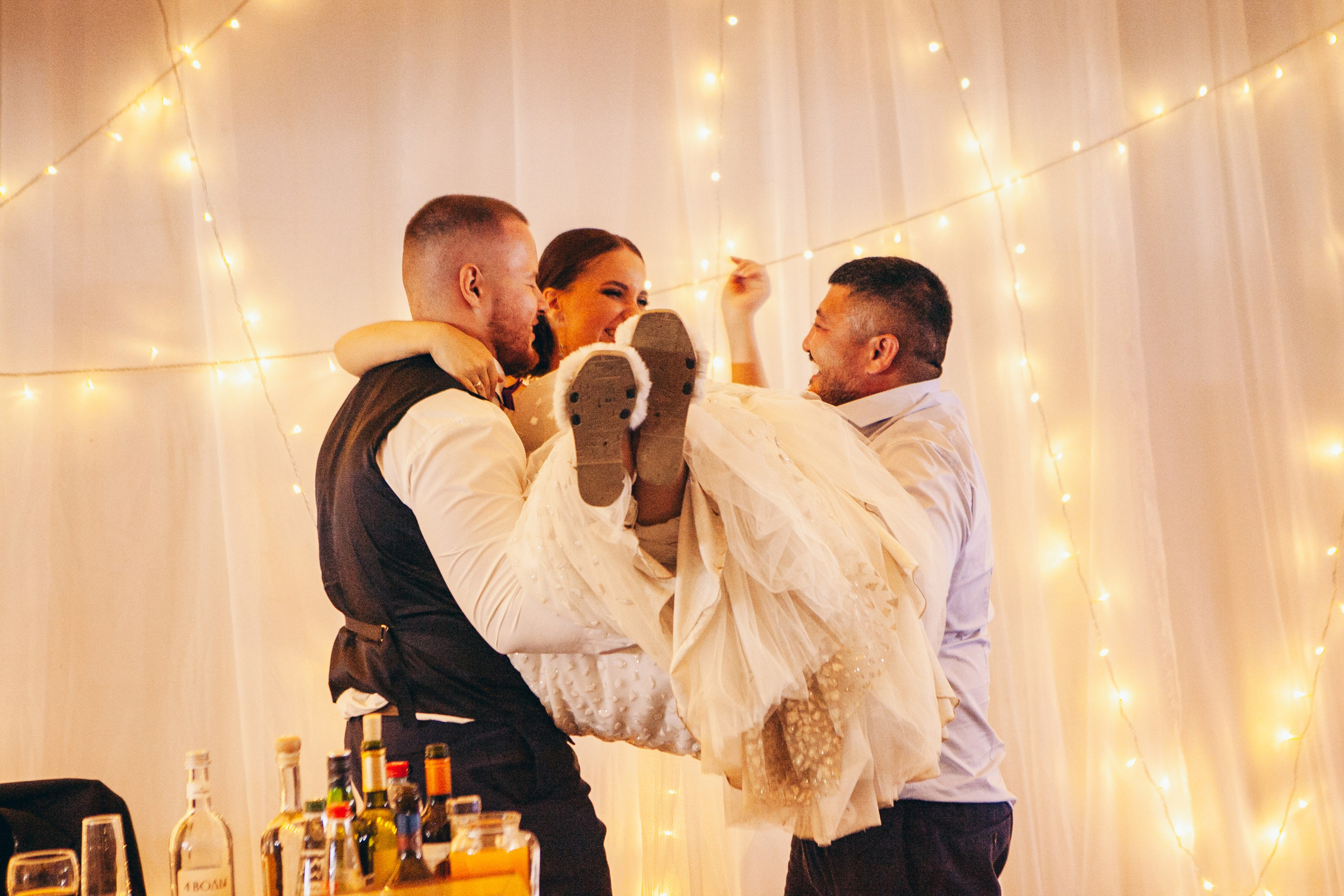 Свадебная фотосессия в отеле hartwell hotel и на патриарших прудах. Фотограф Ольга Ефремова