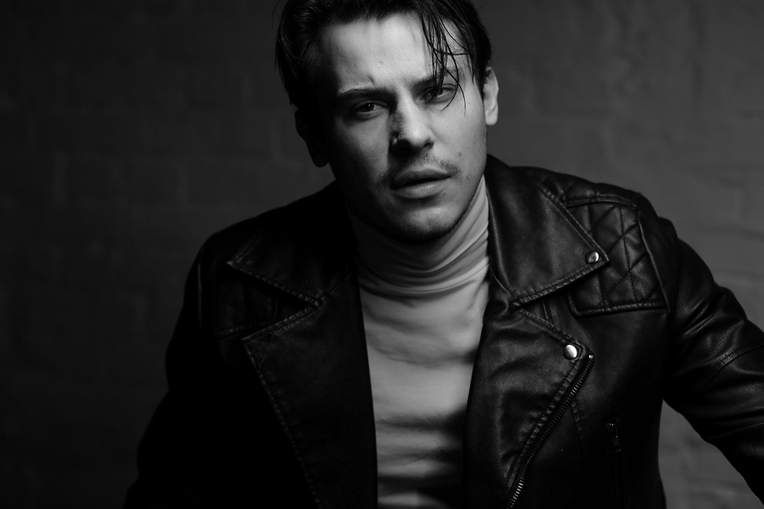 Сергей. Фотограф в Москве и Праге: индивидуальные портреты, парные фотосессии