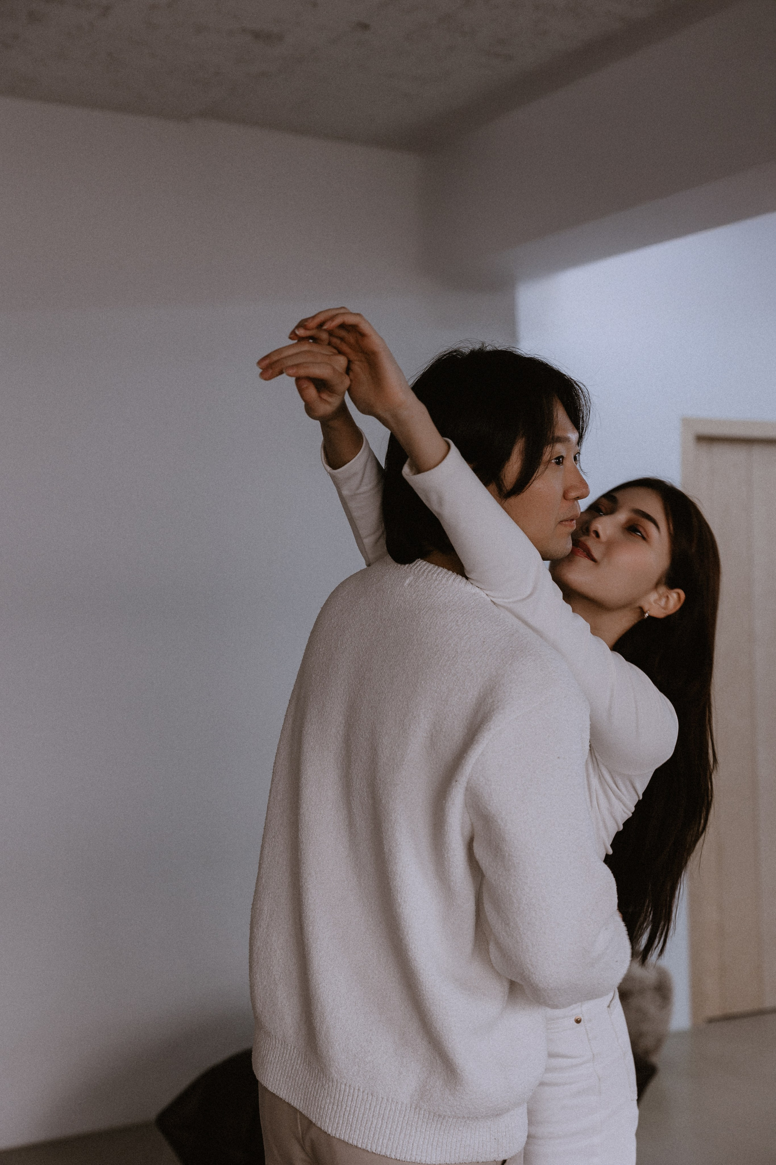 Love story в Пусане в студии с естественным и искусственным светом. ВАШ ФОТОГРАФ В ПУСАНЕ (Южная Корея) Александра Ануфрий