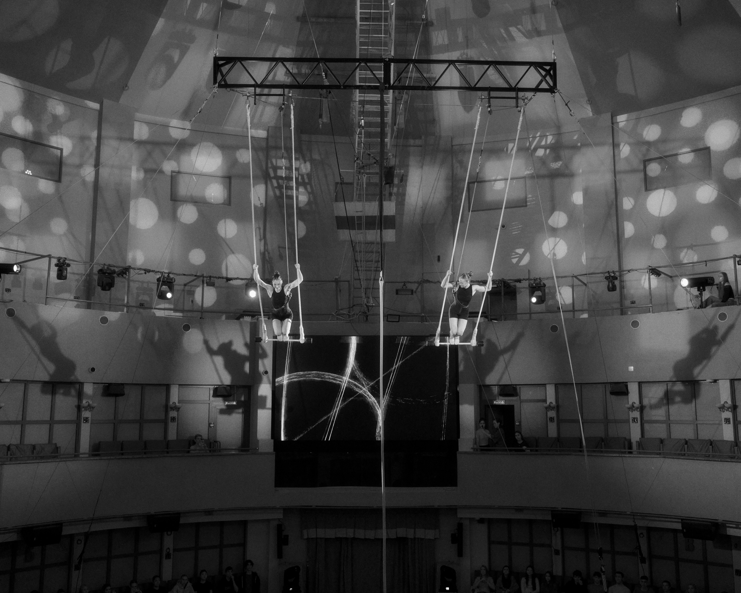 CIRCUS SCHOOL. ANNA — PHOTOGRAPHER