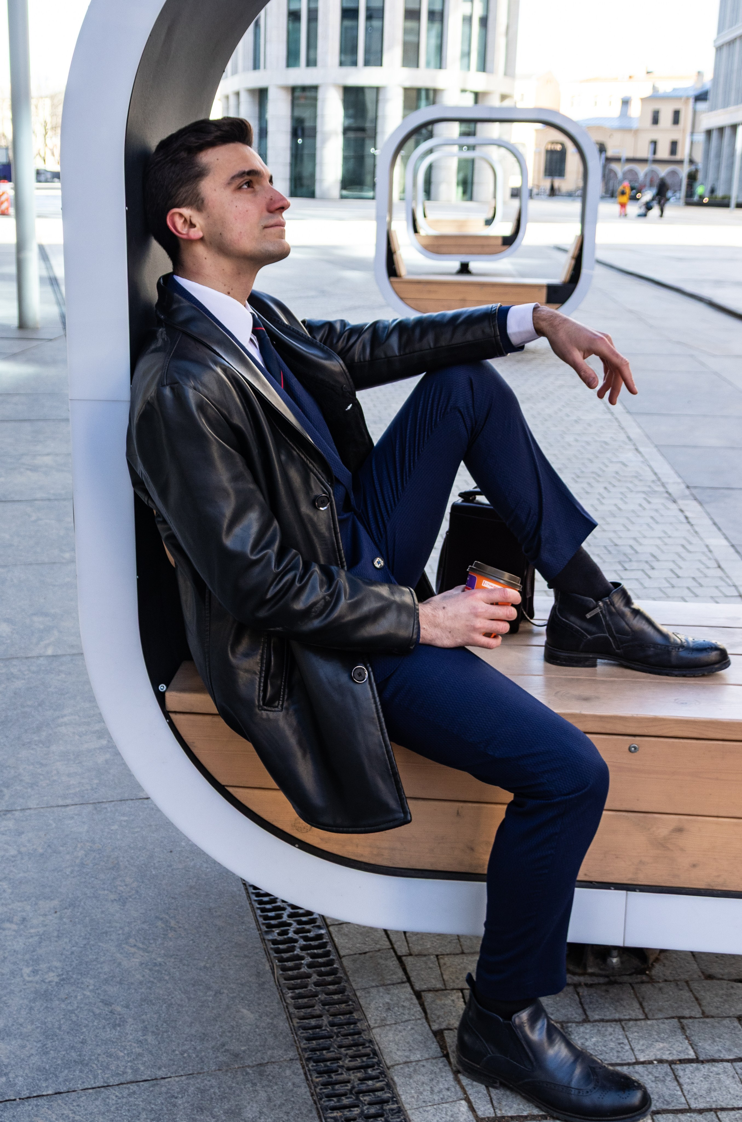 Мужская уличная бизнес-фотосессия — уверенность в каждом кадре. Портретный фотограф в Санкт-Петербурге Савельева Ольга