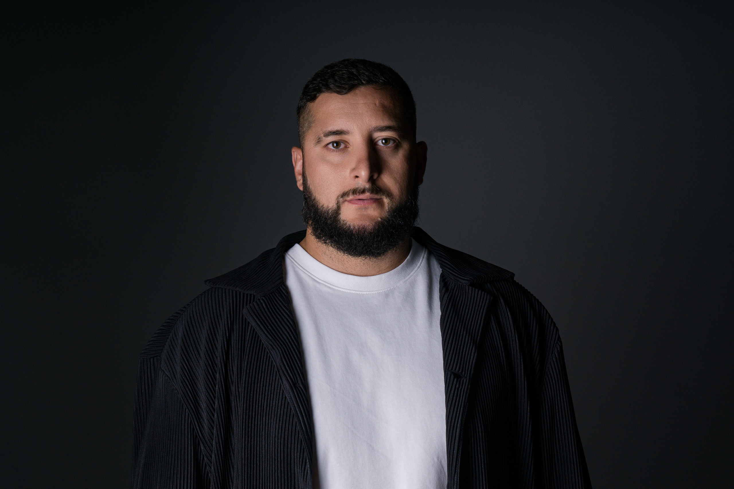 М и В. Фотограф