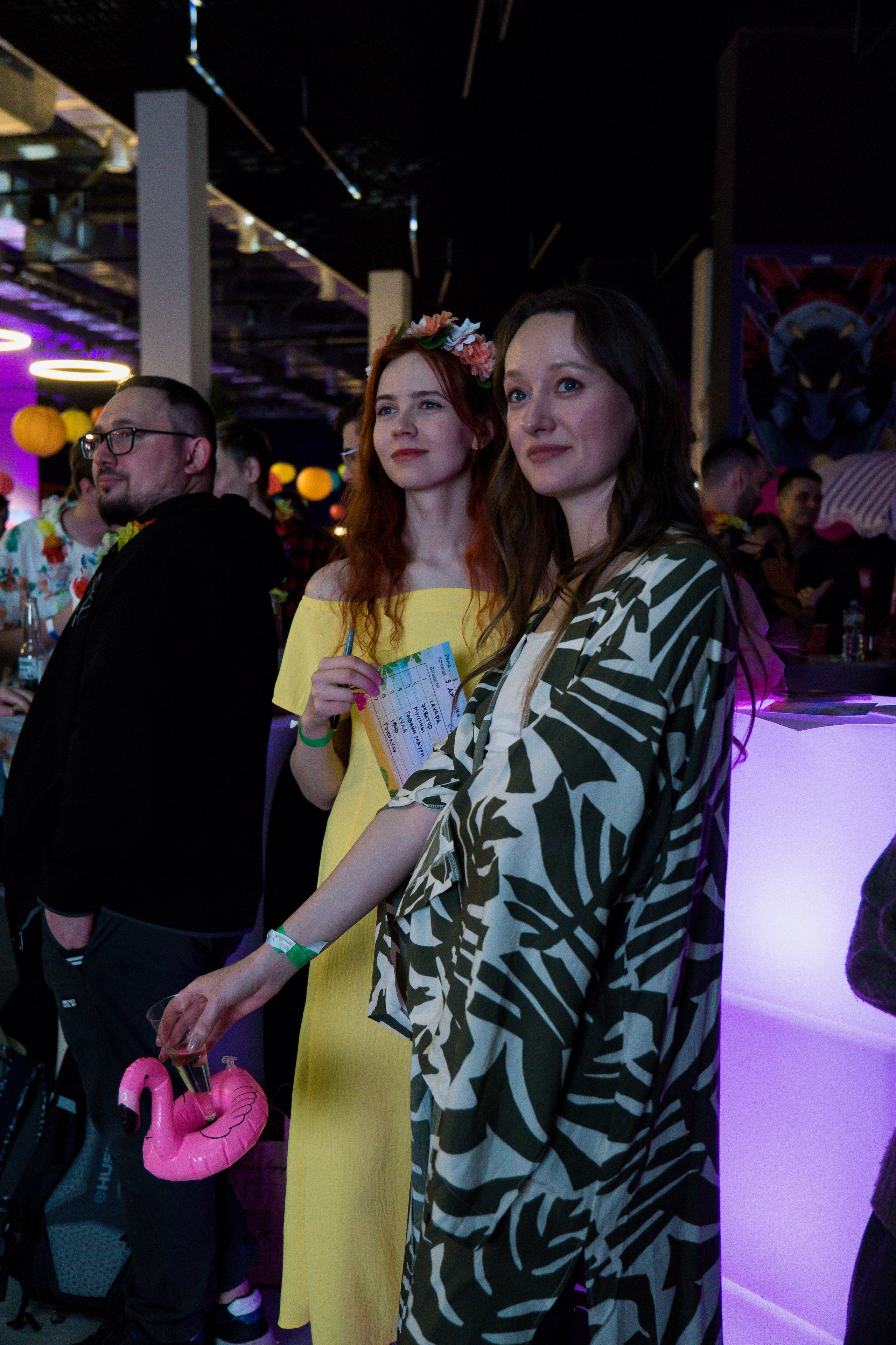 МТС корпоратив Гавайская вечеринка. Фотограф