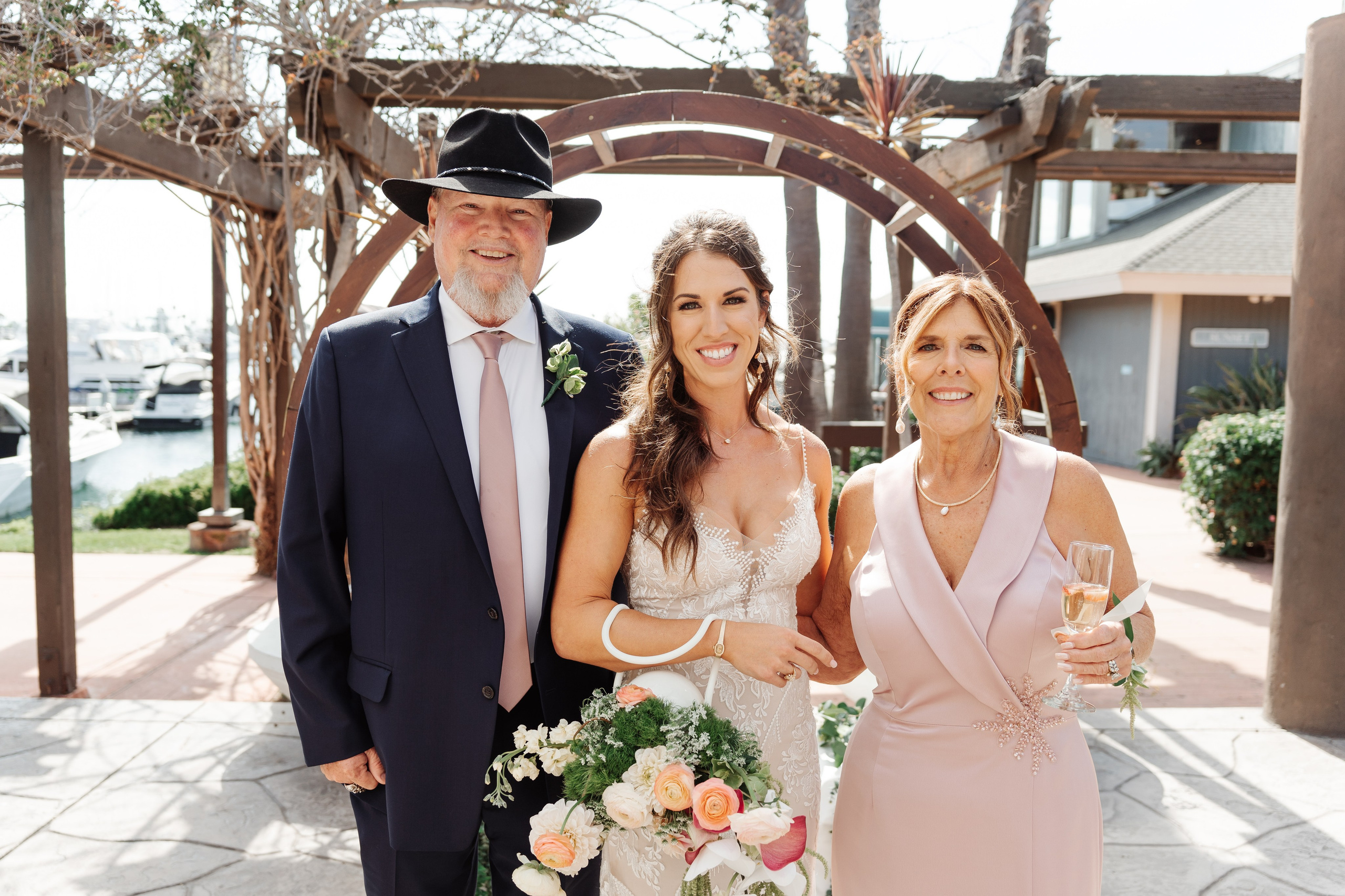 2025-08-16_BryanAmber. Ретушер Зенькевич Света