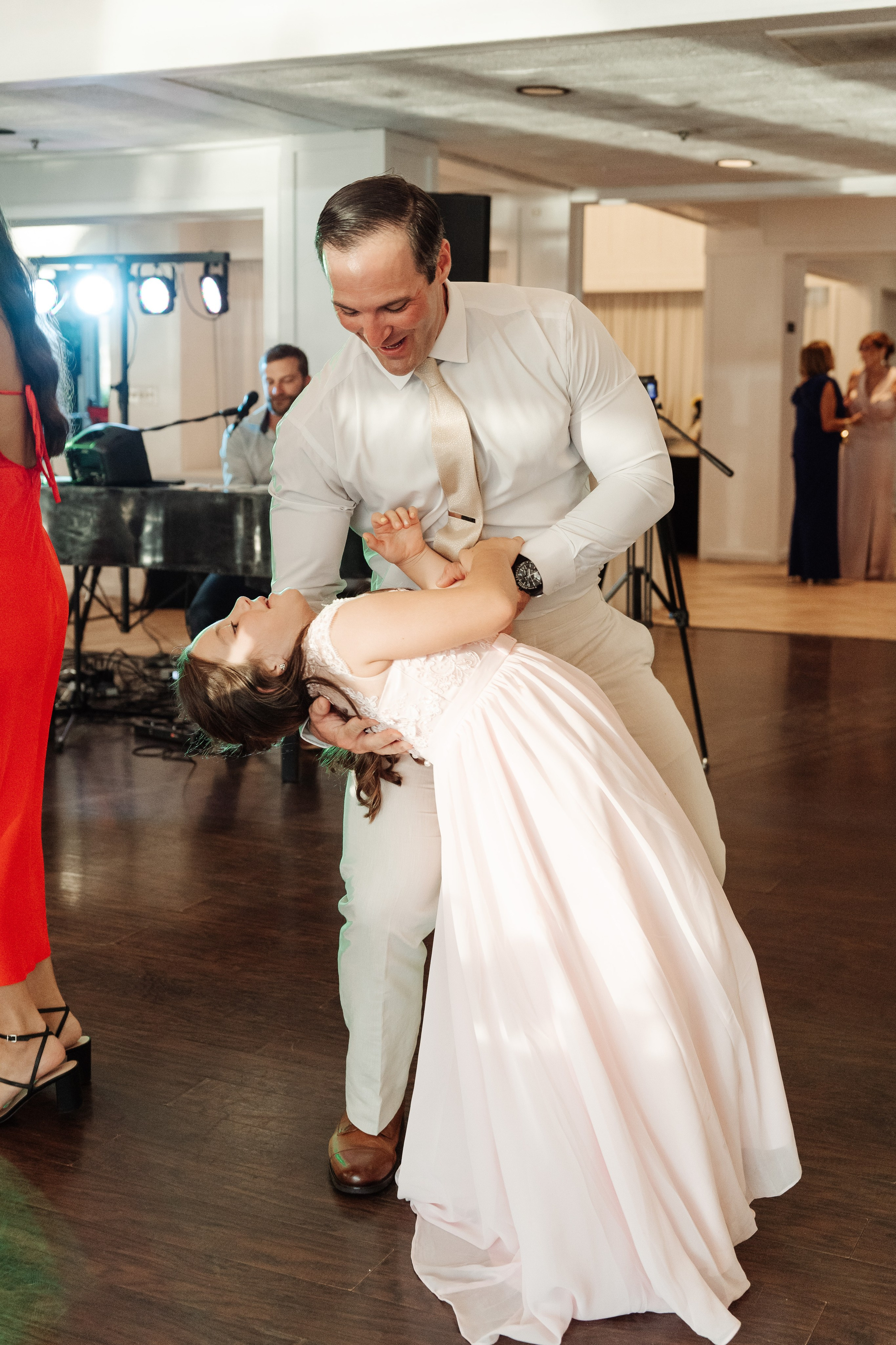 2025-08-16_BryanAmber. Ретушер Зенькевич Света