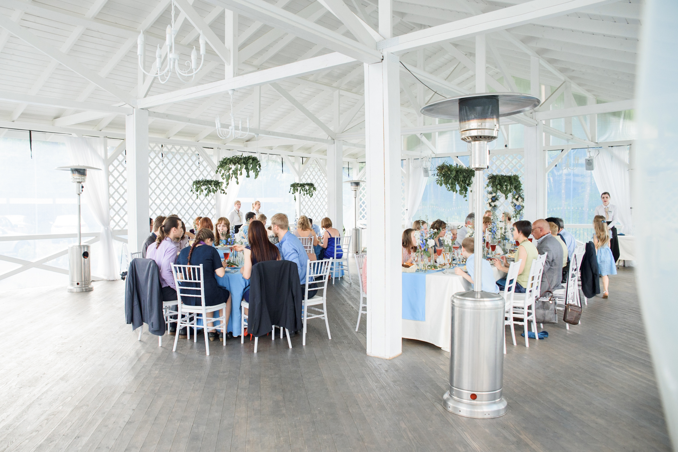 Выездная регистрация в доме у озера. Фотограф Москва