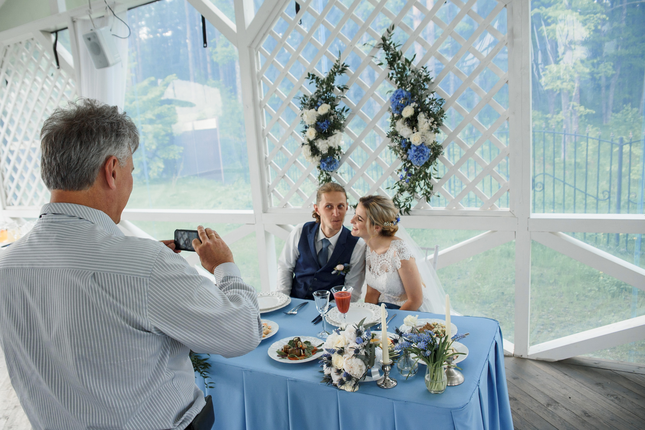 Выездная регистрация в доме у озера. Фотограф Москва