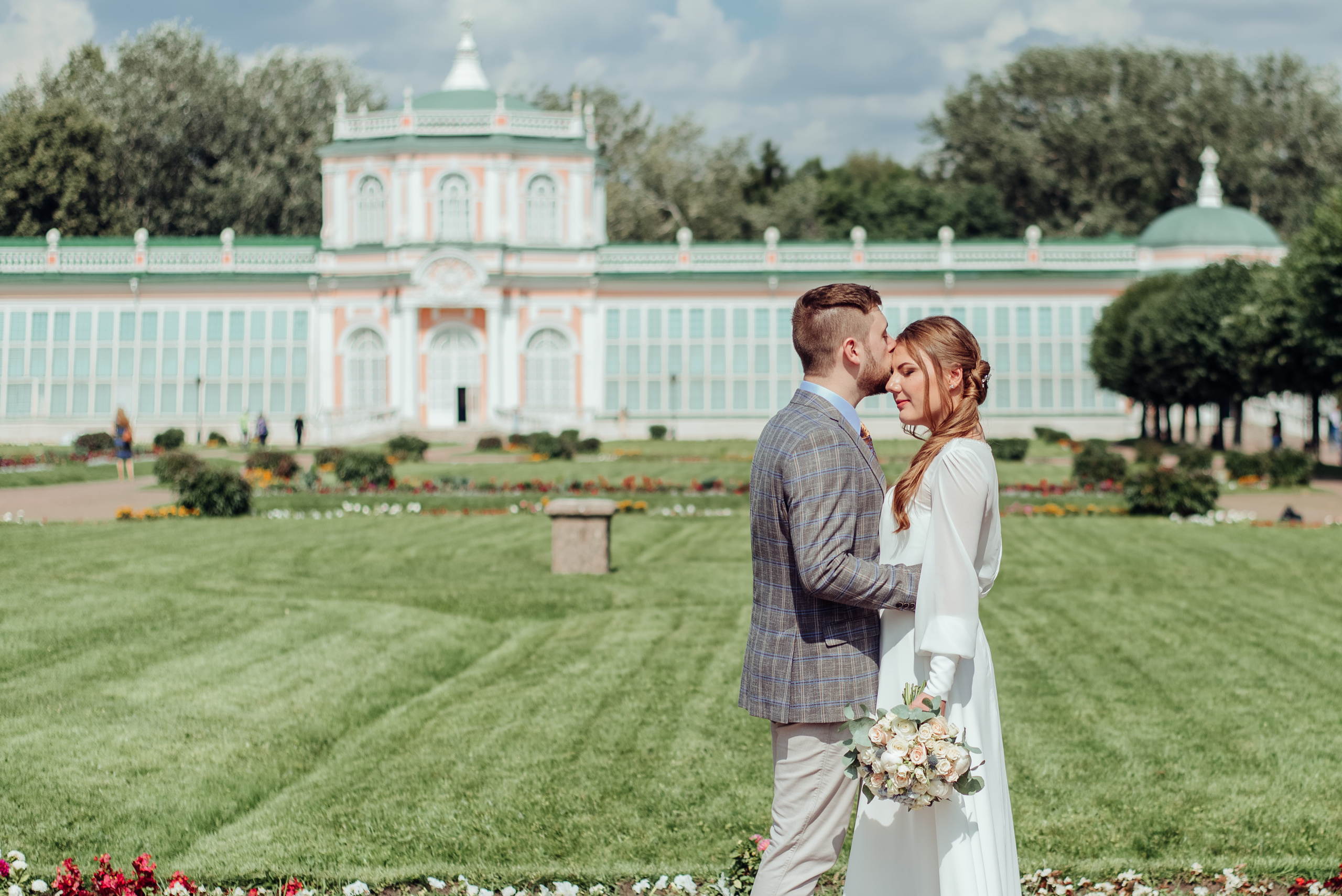 Свадебная фотосессия в Кусково. Фотограф Москва