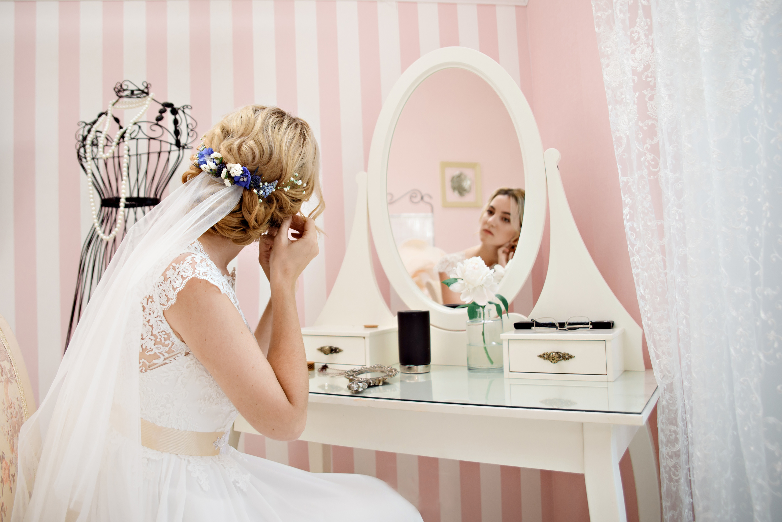 Выездная регистрация в доме у озера. Фотограф Москва