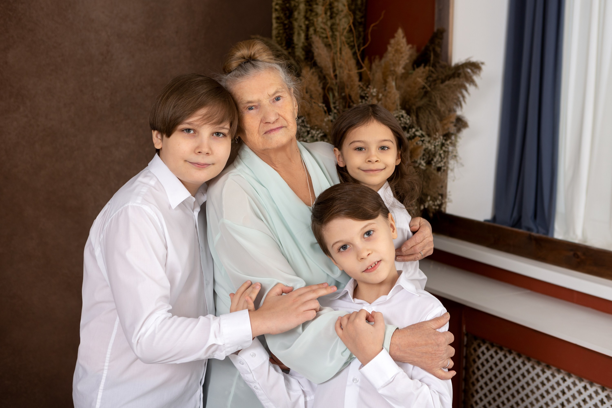 Семейная фотосессия в студии. Фотограф в Оренбурге. Профессиональный фотограф