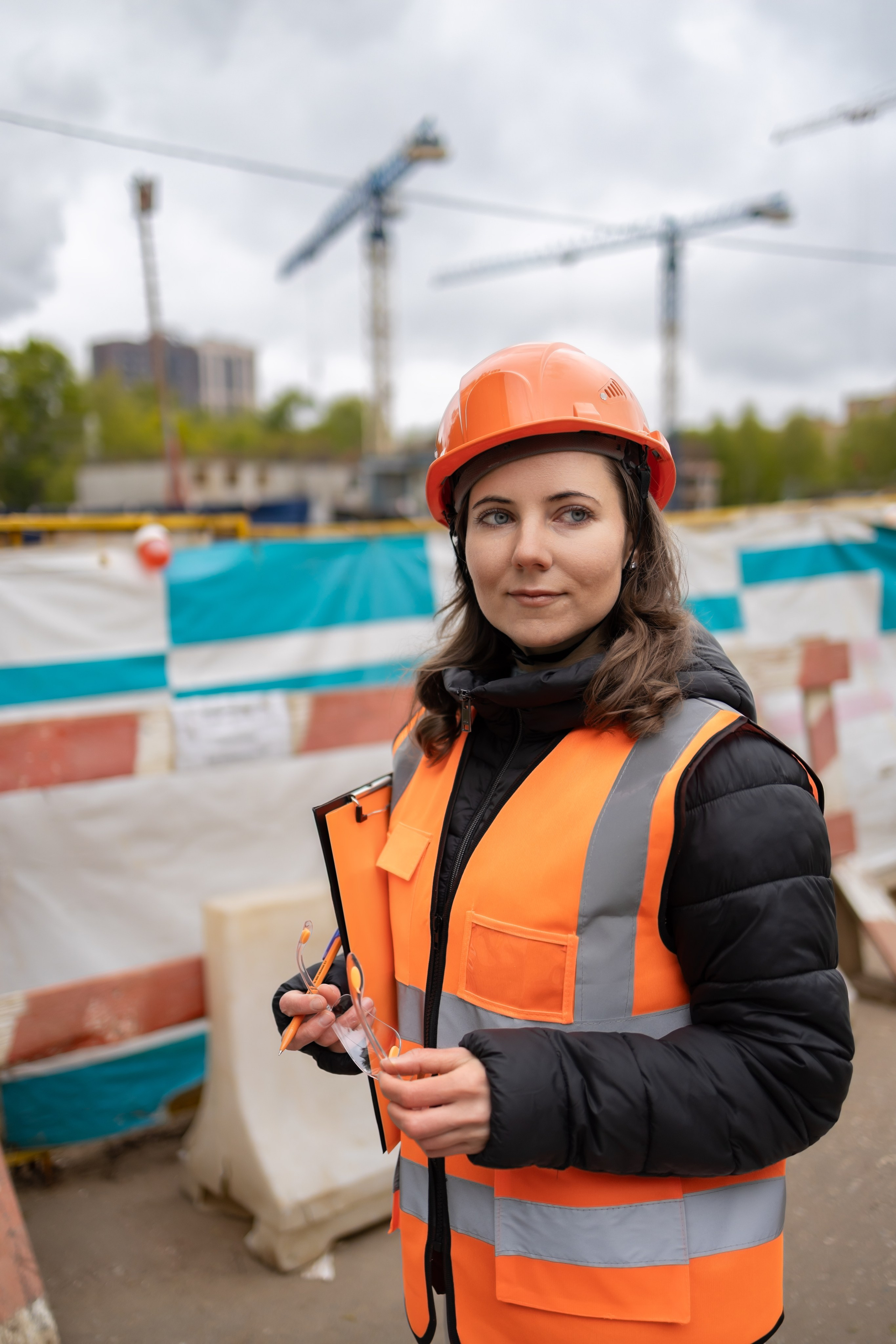 Фотосессия «Стройка» модель Ирина. Репортажный, семейный и студийный фотограф в Москве Демин Алексей