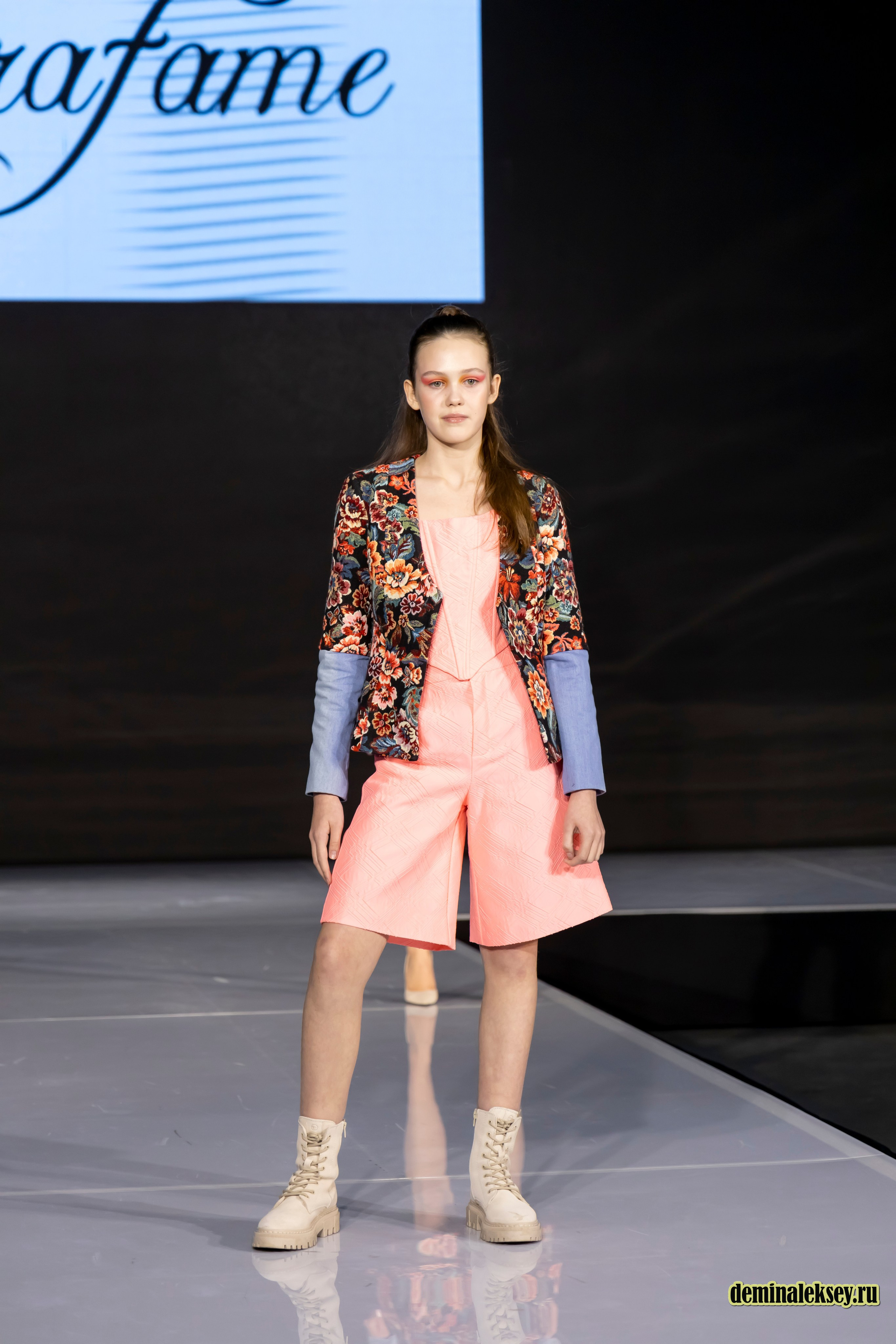 Показ бренда Mirafame на выставке Уникальная Россия 2025. Репортажный, семейный и студийный фотограф в Москве Демин Алексей