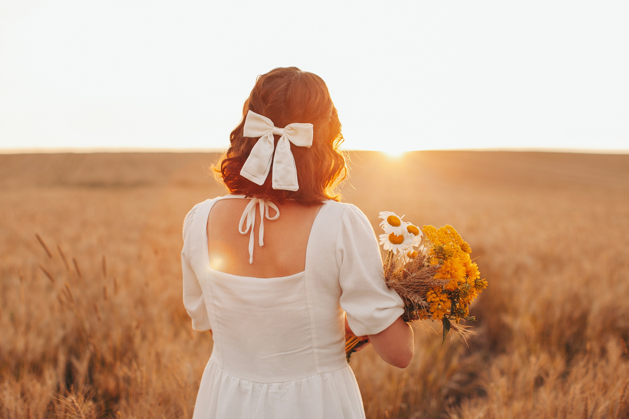 Семейная фотосессия в поле на закате. Фотограф Ольга Ефремова