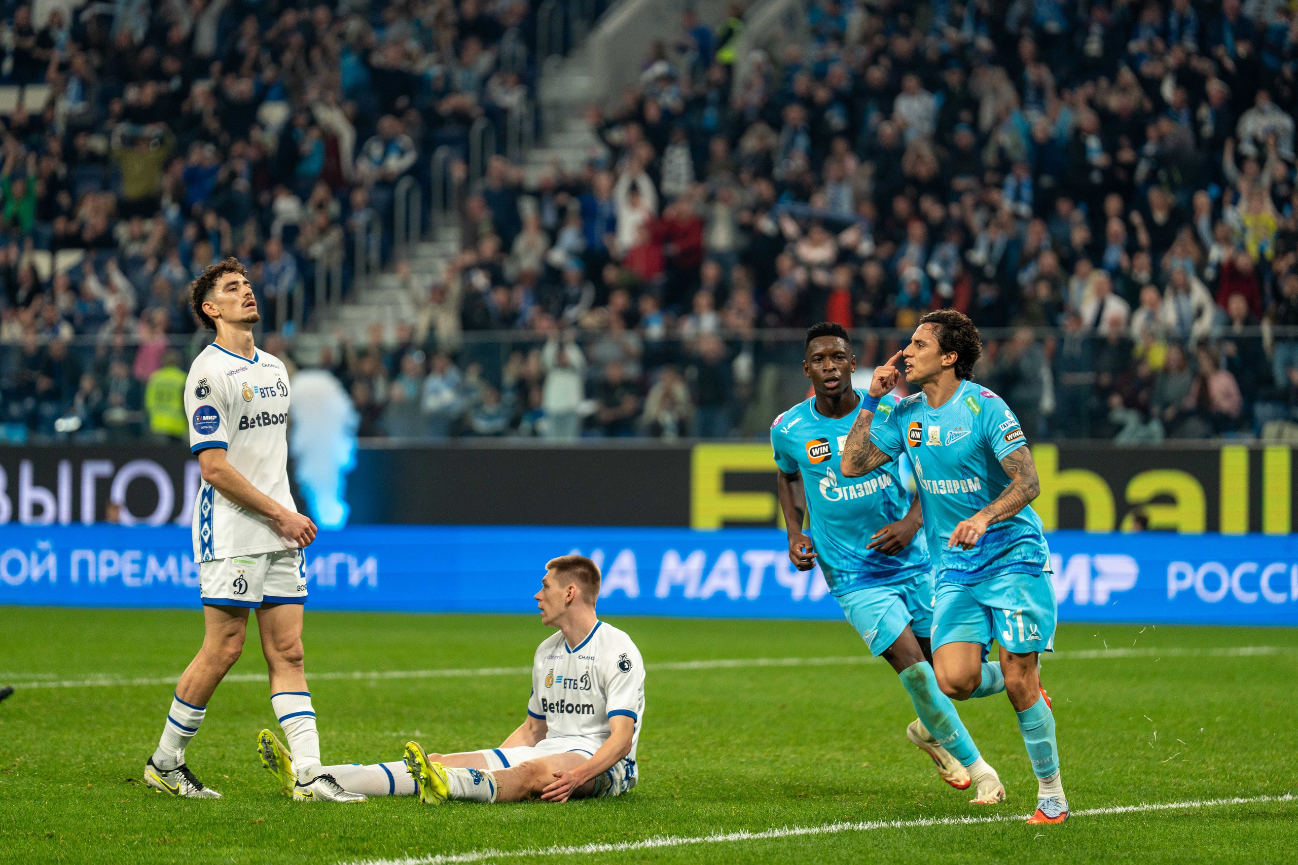 Зенит — Динамо (Москва): фотогалерея РПЛ, 13 тур на Газпром Арене | Антон Гауф. Спортивный фотограф в Санкт-Петербурге | Антон Гауф