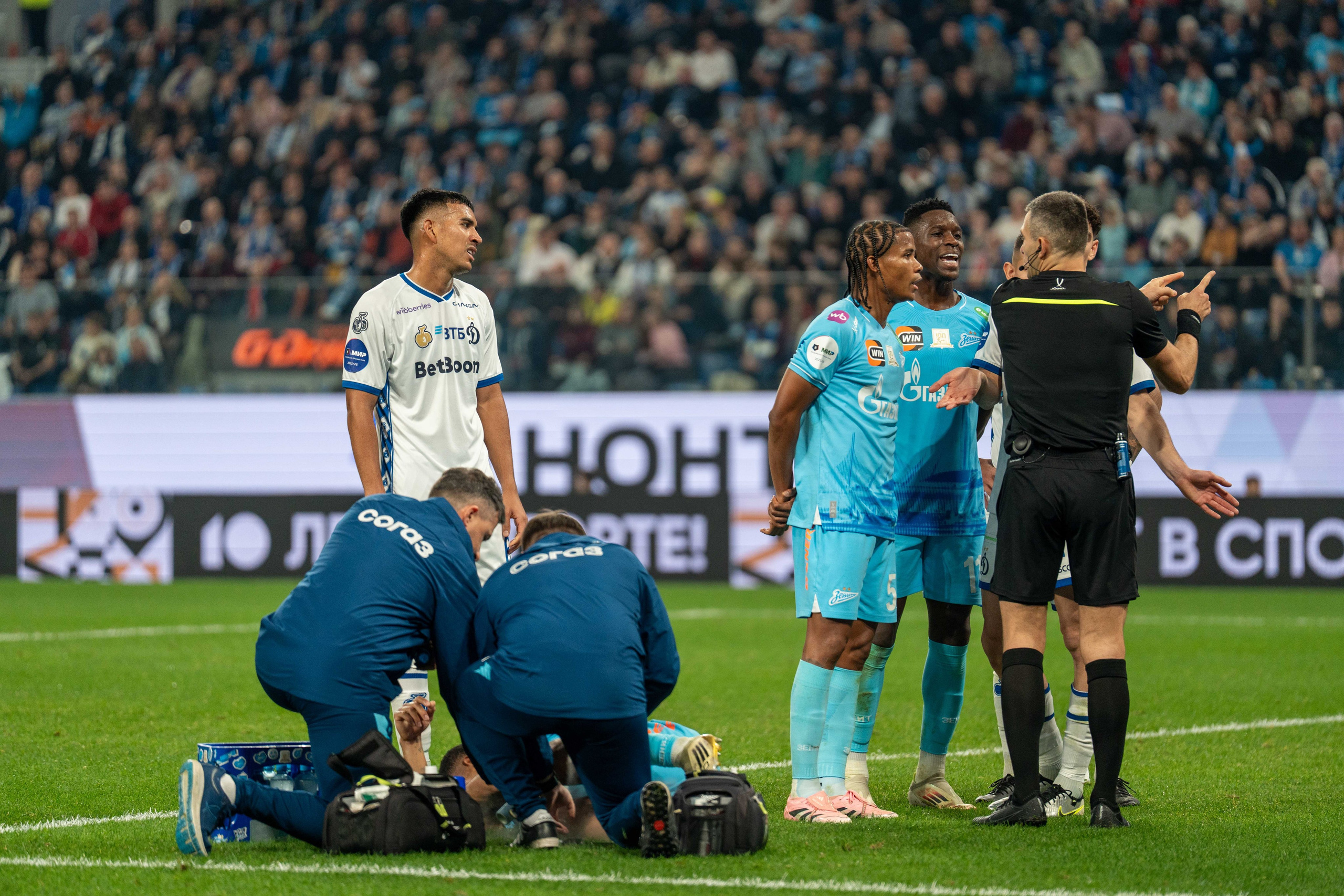 Зенит — Динамо (Москва): фотогалерея РПЛ, 13 тур на Газпром Арене | Антон Гауф. Спортивный фотограф в Санкт-Петербурге | Антон Гауф